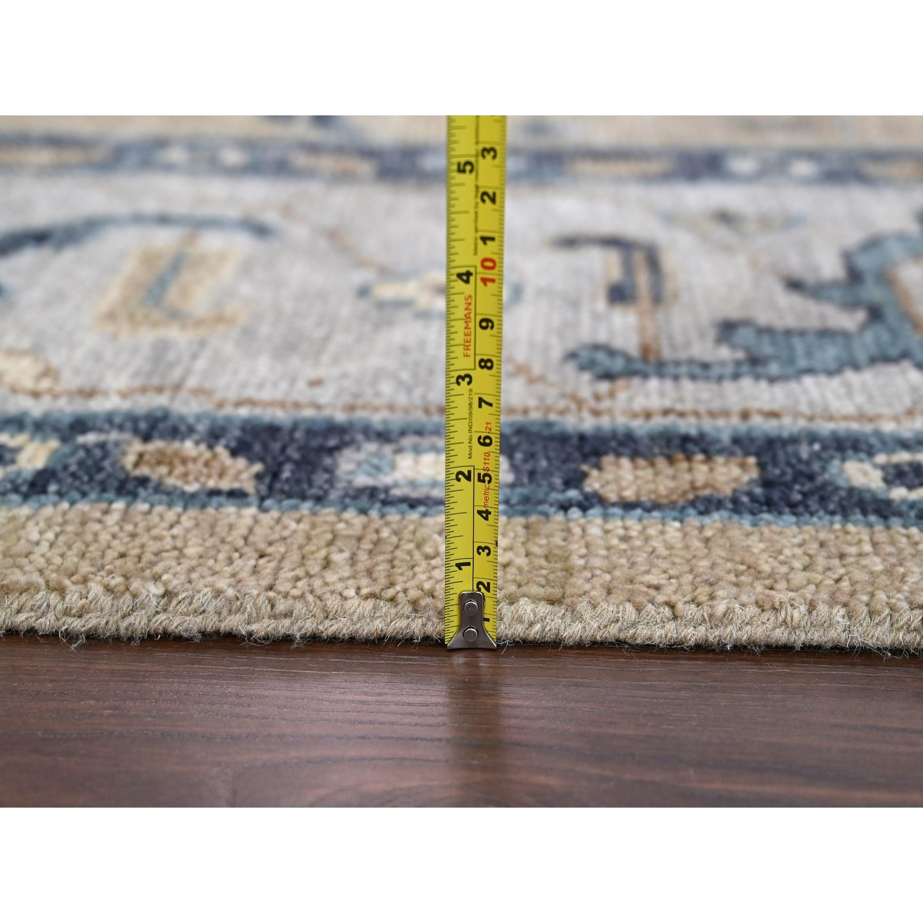 Alfombra oriental oversize de lana orgánica con diseño Bakshaish azul marino 12'x14'9 en venta 2