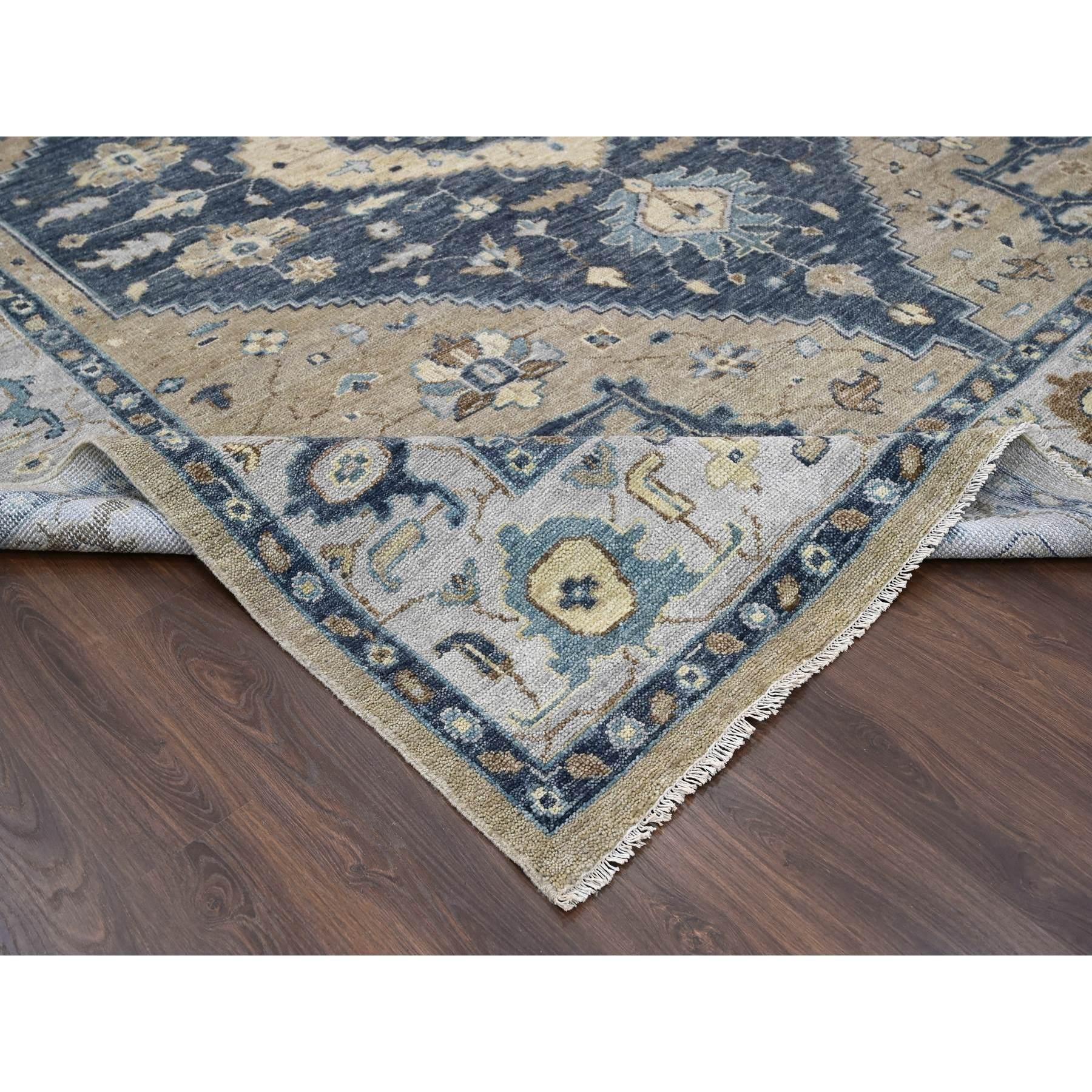 Alfombra oriental oversize de lana orgánica con diseño Bakshaish azul marino 12'x14'9 en Nuevo estado para la venta en Carlstadt, NJ