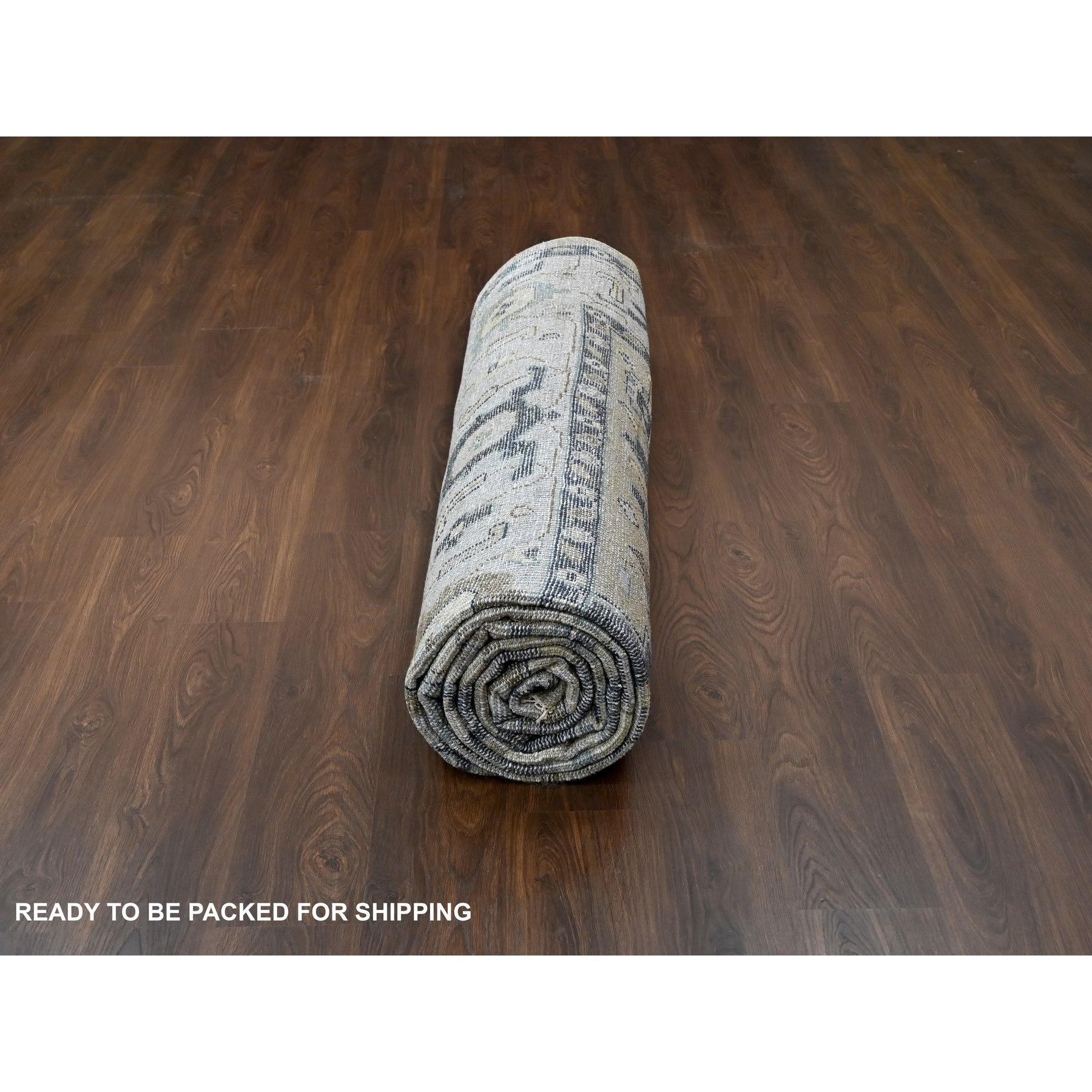 Alfombra oriental oversize de lana orgánica con diseño Bakshaish azul marino 12'x14'9 en venta 1