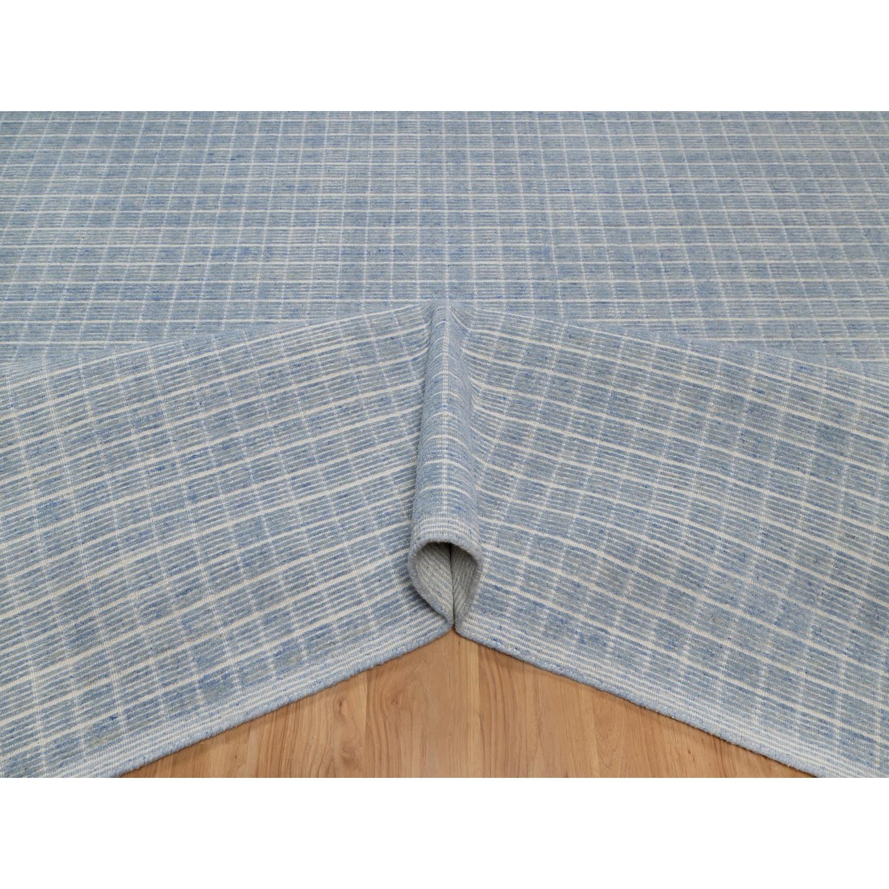 Noué à la main 12'x15' Bleu délavé Décor moderne uni Design/One Rugs Laine noués XL en vente