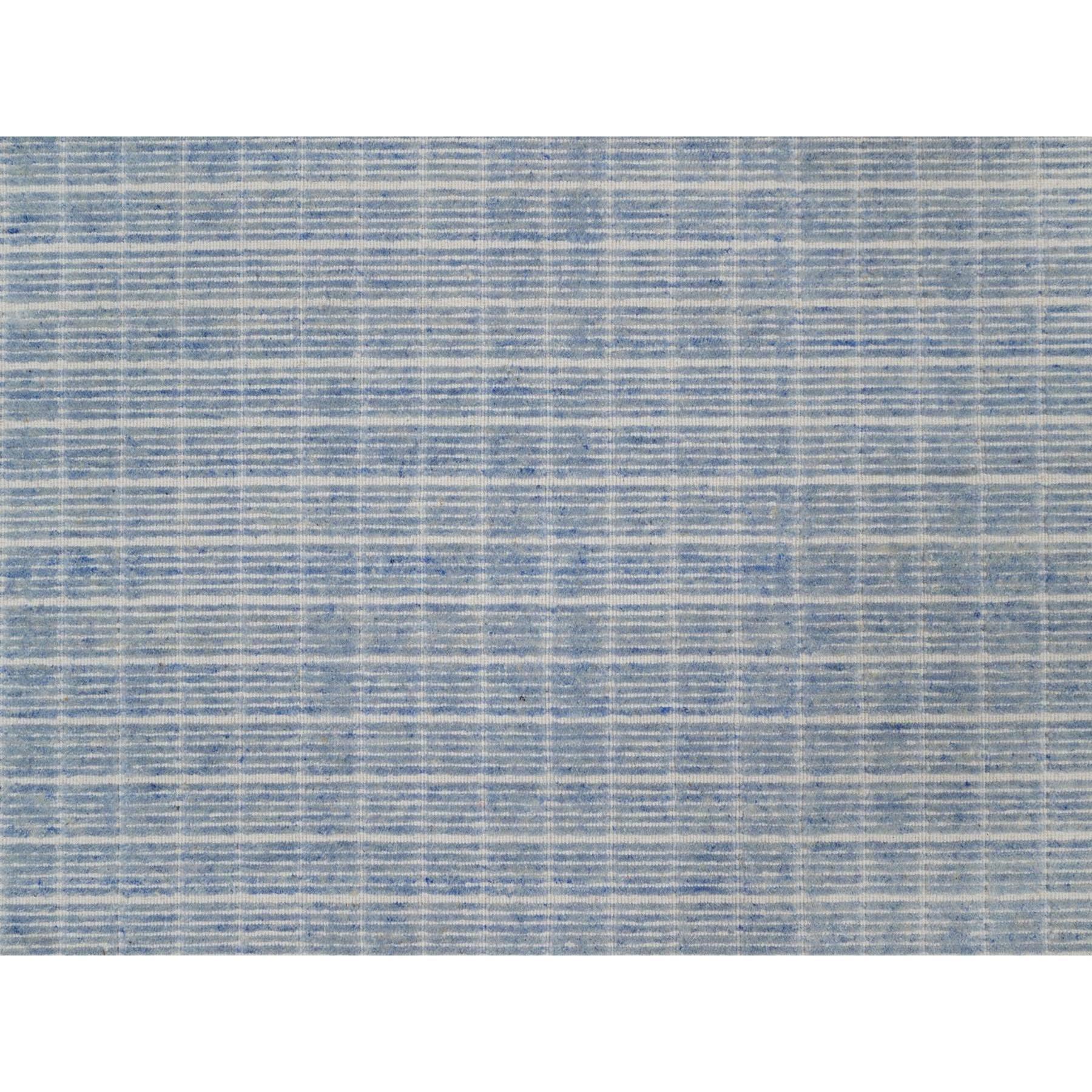 12'x15' Bleu délavé Décor moderne uni Design/One Rugs Laine noués XL en vente 1