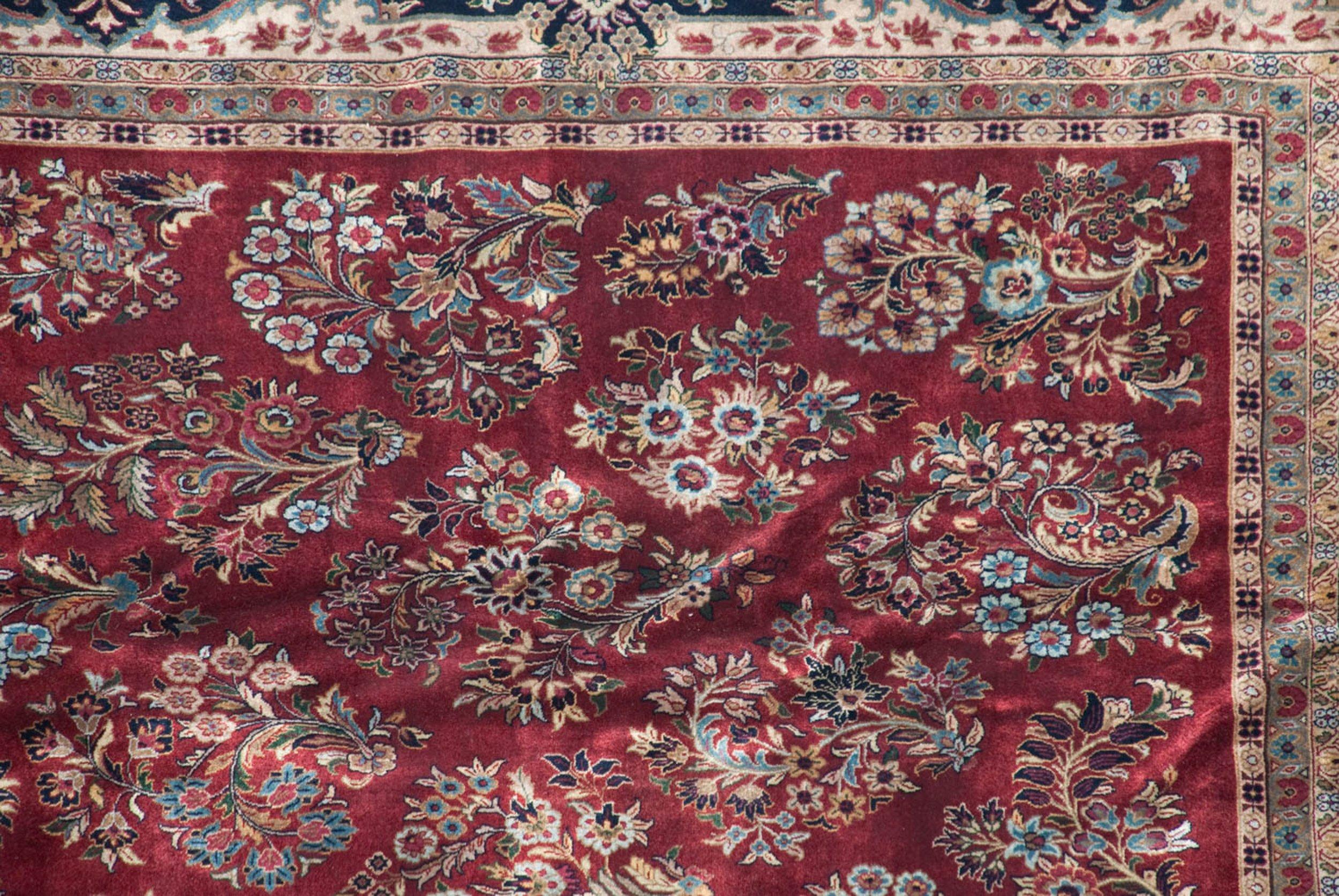 Fine Indian American Sarouk Design Carpet In New Condition For Sale In Katonah, NY