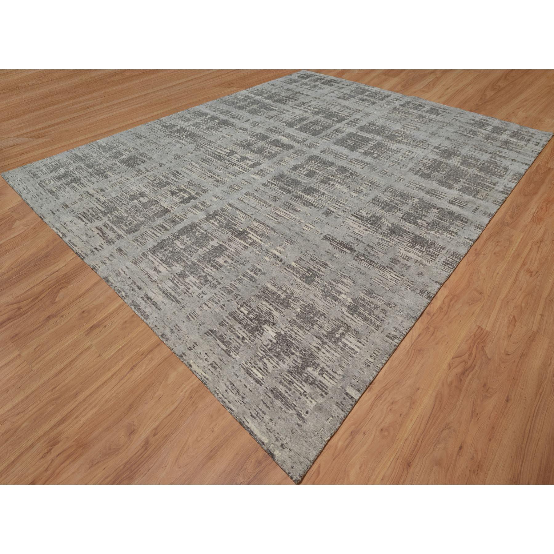 12'x15' Gray Modern Criss Cross Erased Design Hand Knotted Natural Wool XL Rug (Moderne) im Angebot