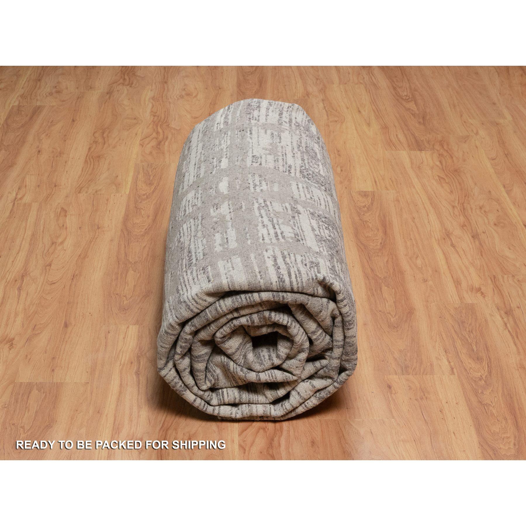 12'x15' Gray Modern Criss Cross Erased Design Hand Knotted Natural Wool XL Rug im Angebot 1