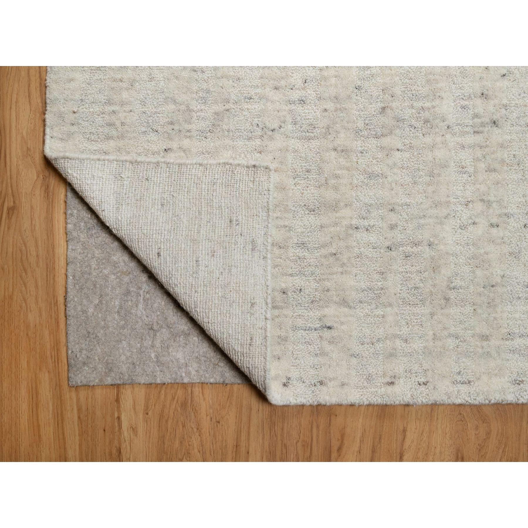 12'x15' Ivory Hand Loomed Vertical Stripes Design Undyed Natural Wool XL Rug (Indisch) im Angebot