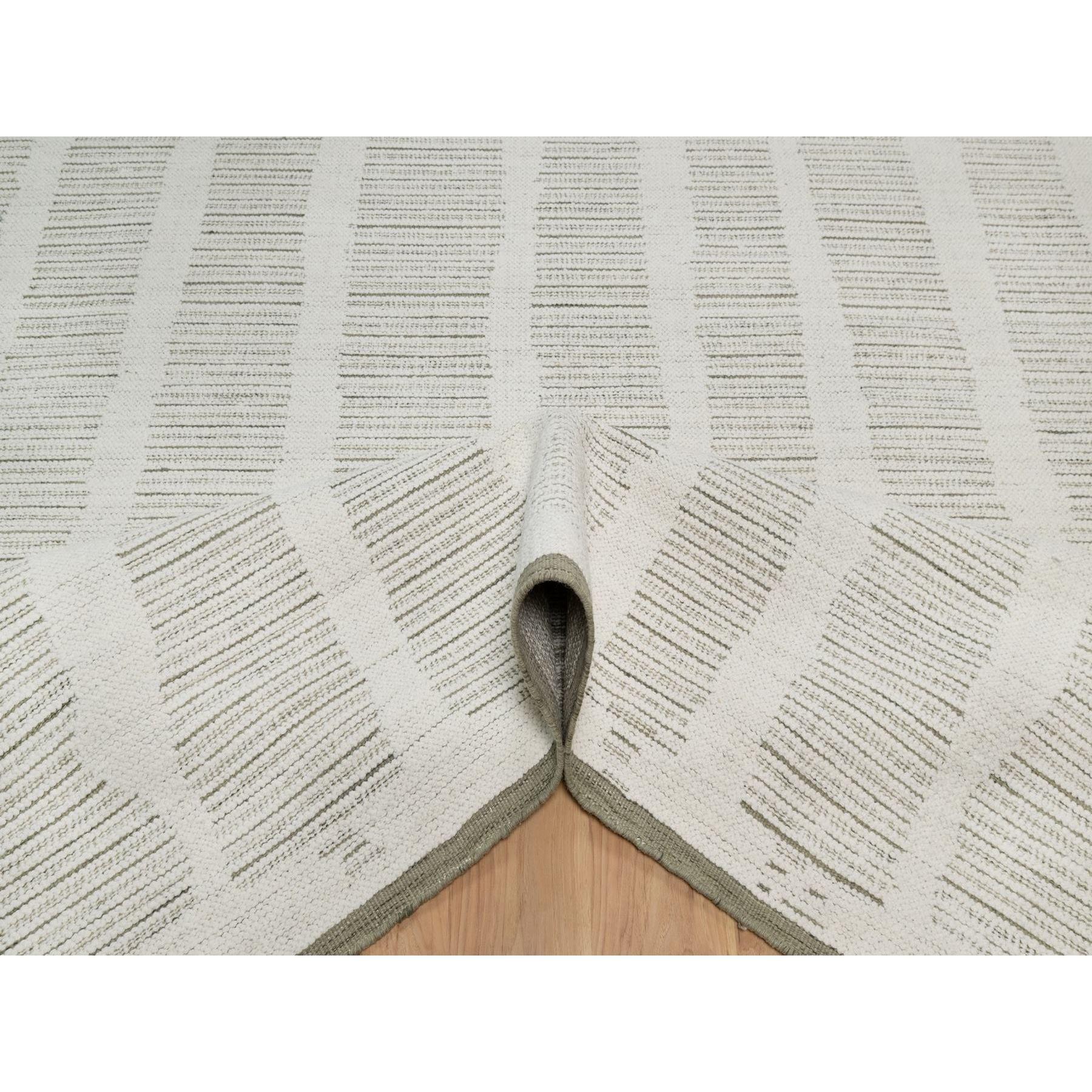 Hand-Woven 12'x15' Ivory Hand Woven Flat Weave with Textured Pile Natural Wool XL Rug For Sale