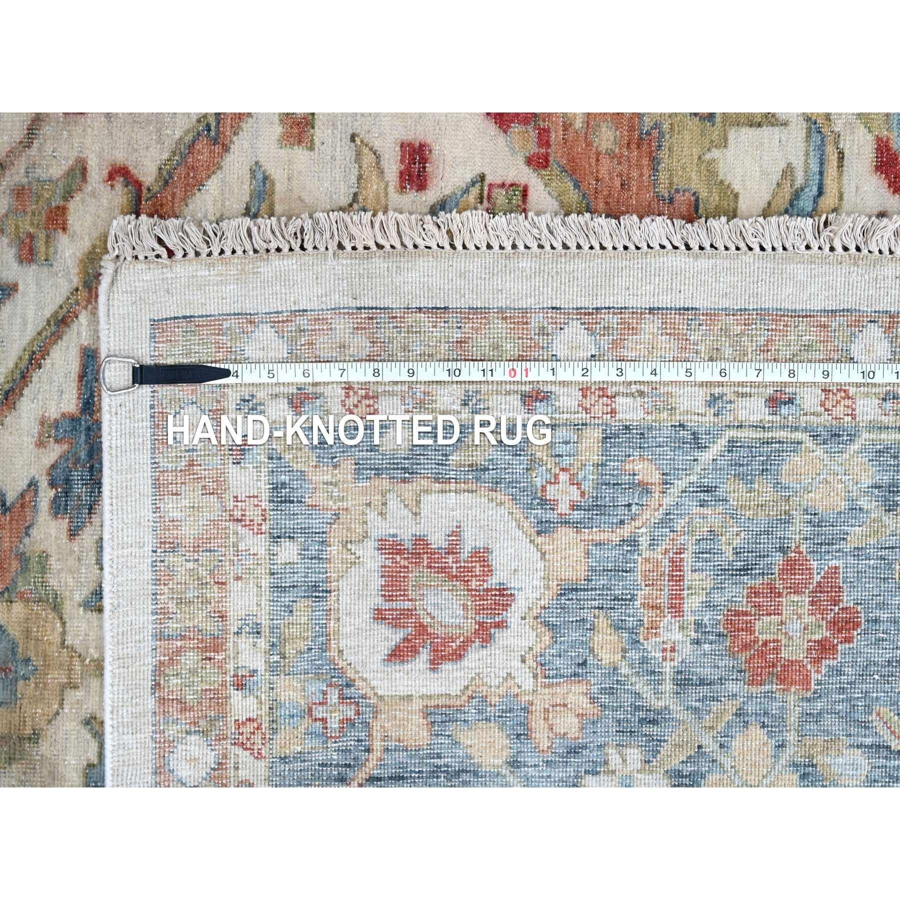 12'x15' Pearl White 100% Wool Hand Knotsed Antiqued Persian Distressed XL Rug (Tapis persan vieilli) en vente 3