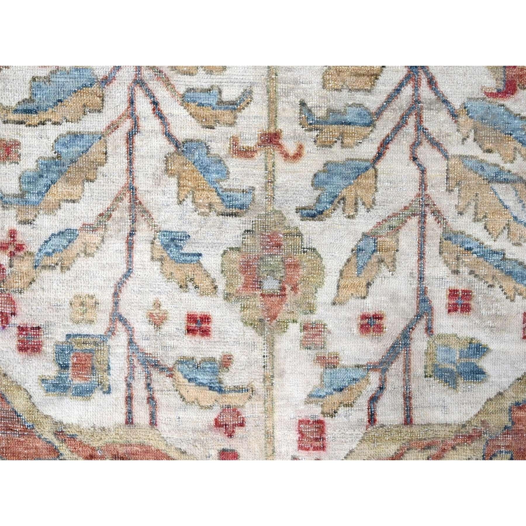 Laine 12'x15' Pearl White 100% Wool Hand Knotsed Antiqued Persian Distressed XL Rug (Tapis persan vieilli) en vente