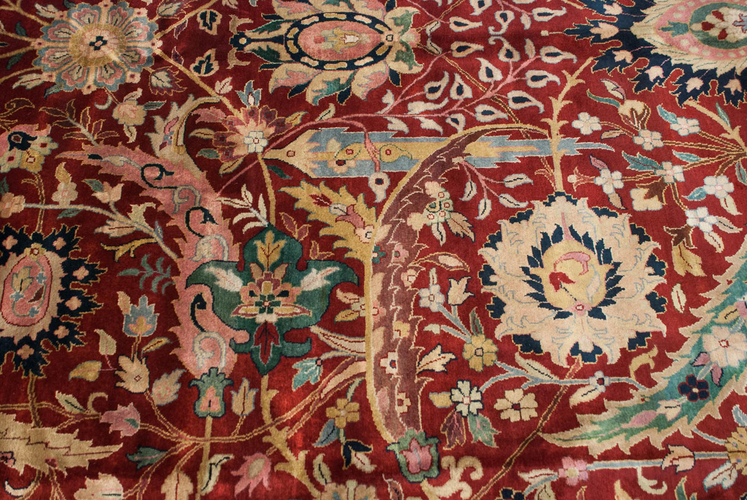 Wool Vintage Indian Isfahan Design Carpet For Sale