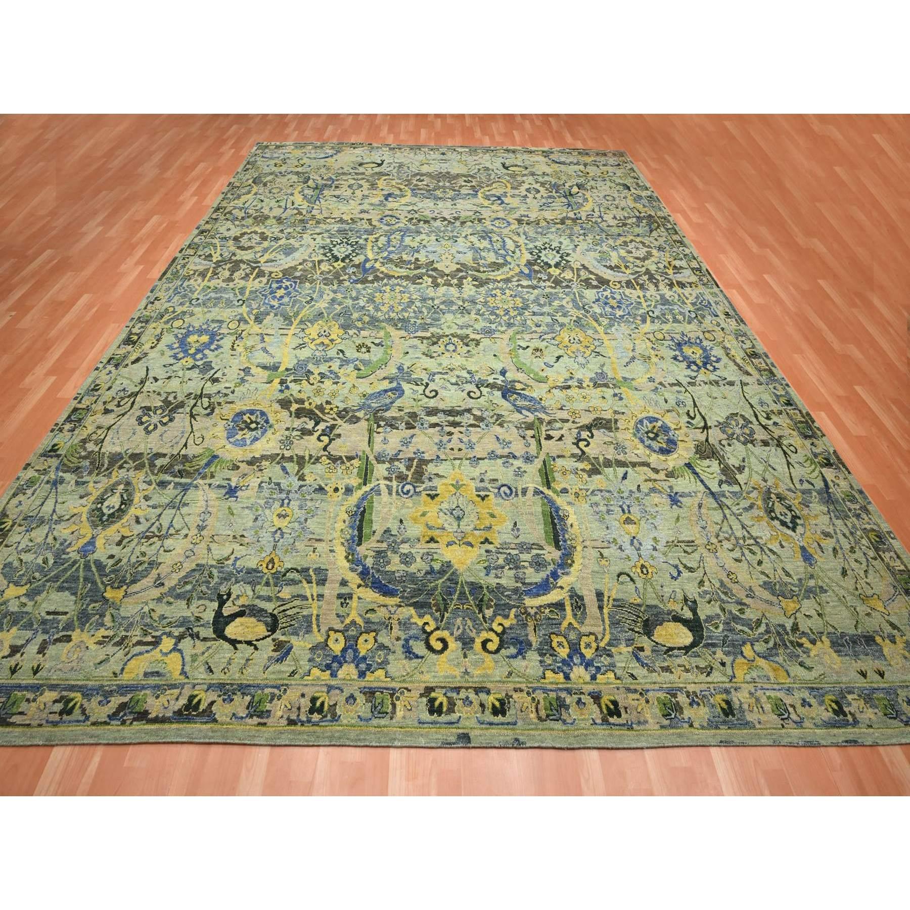 Vert Sage, Broken and Erased Persian Inspired with Birds Design, Distinct Abrash, Shaved Low, Hand Knotted, Pure Wool, XL, Oversized, Oriental Rug (tapis oriental)
Matières premières : Laine
Latex : Pas de poils 
hauteur : 0,25 pouces
Style :