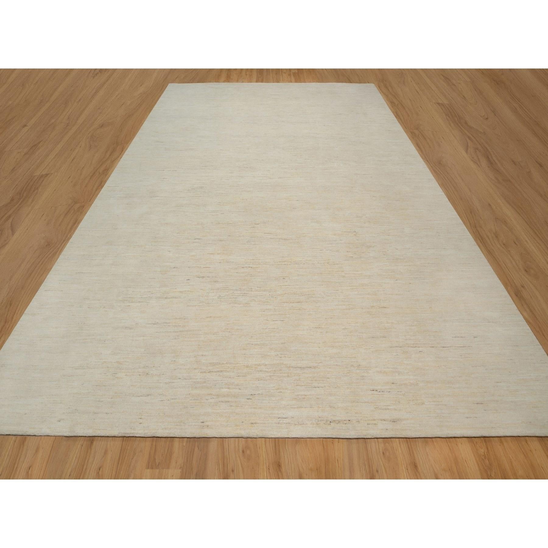 Bianco lino, Moderno, Design a tinta unita, Lori Buft Gabbeh, Spesso e soffice, Pura lana, Annodato a mano, Di grandi dimensioni, Tappeto orientale
Materiali primari: Lana
Lattice: No Pile 
altezza: 0,25 pollici
Stile: Contemporaneo
Colore primario: