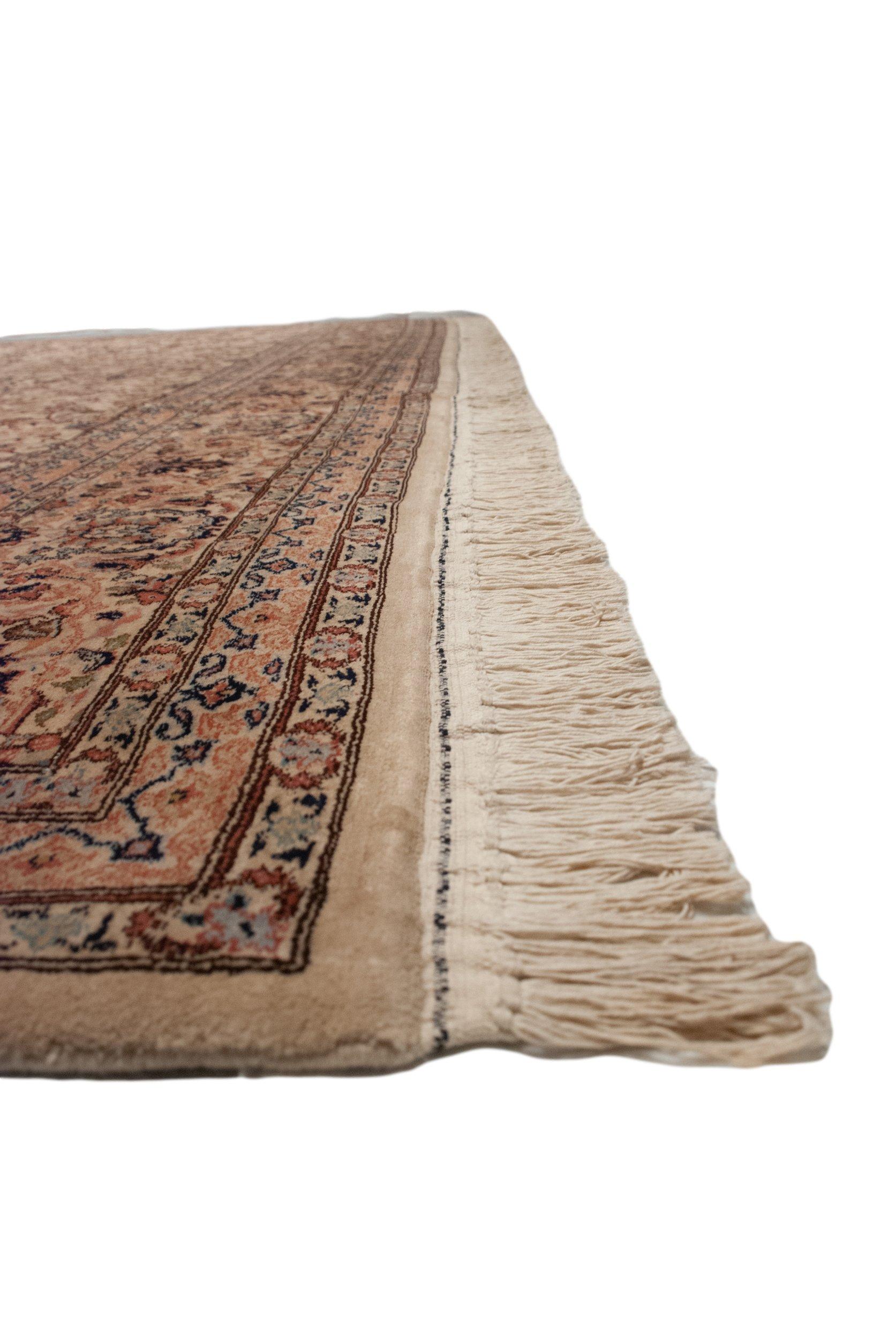 Vintage Pakistani Isfahan Design Carpet In Excellent Condition For Sale In Katonah, NY