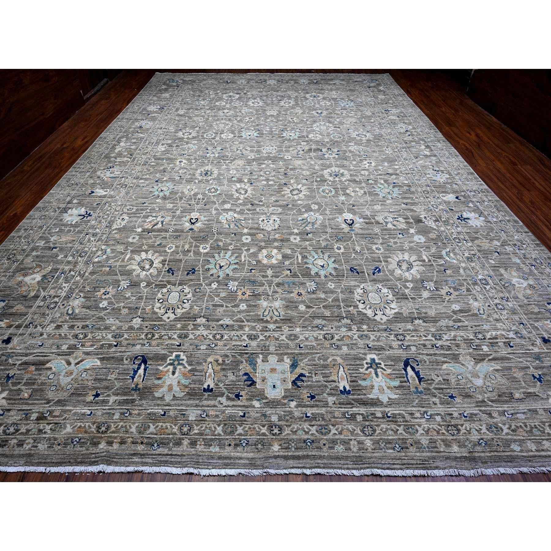 Gentle Gray, Ziegler Mahal Design, All Natural Wool, Vegetable Dyes, Densely Woven, Hand Knotted, XL Oriental Rug
Matières premières : Laine
Latex : Pas de poils 
hauteur : 0,25 pouces
Style : Traditionnel
Couleur primaire : Gris
Couleurs