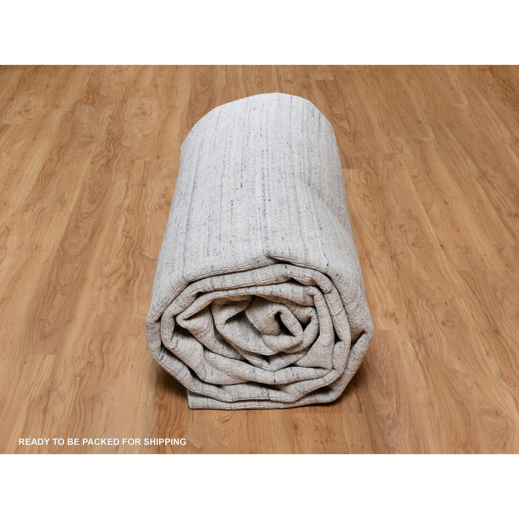 12'x18' Lily White Plain Modern Striae Design Handgewebter Teppich aus natürlicher Wolle im Angebot 3