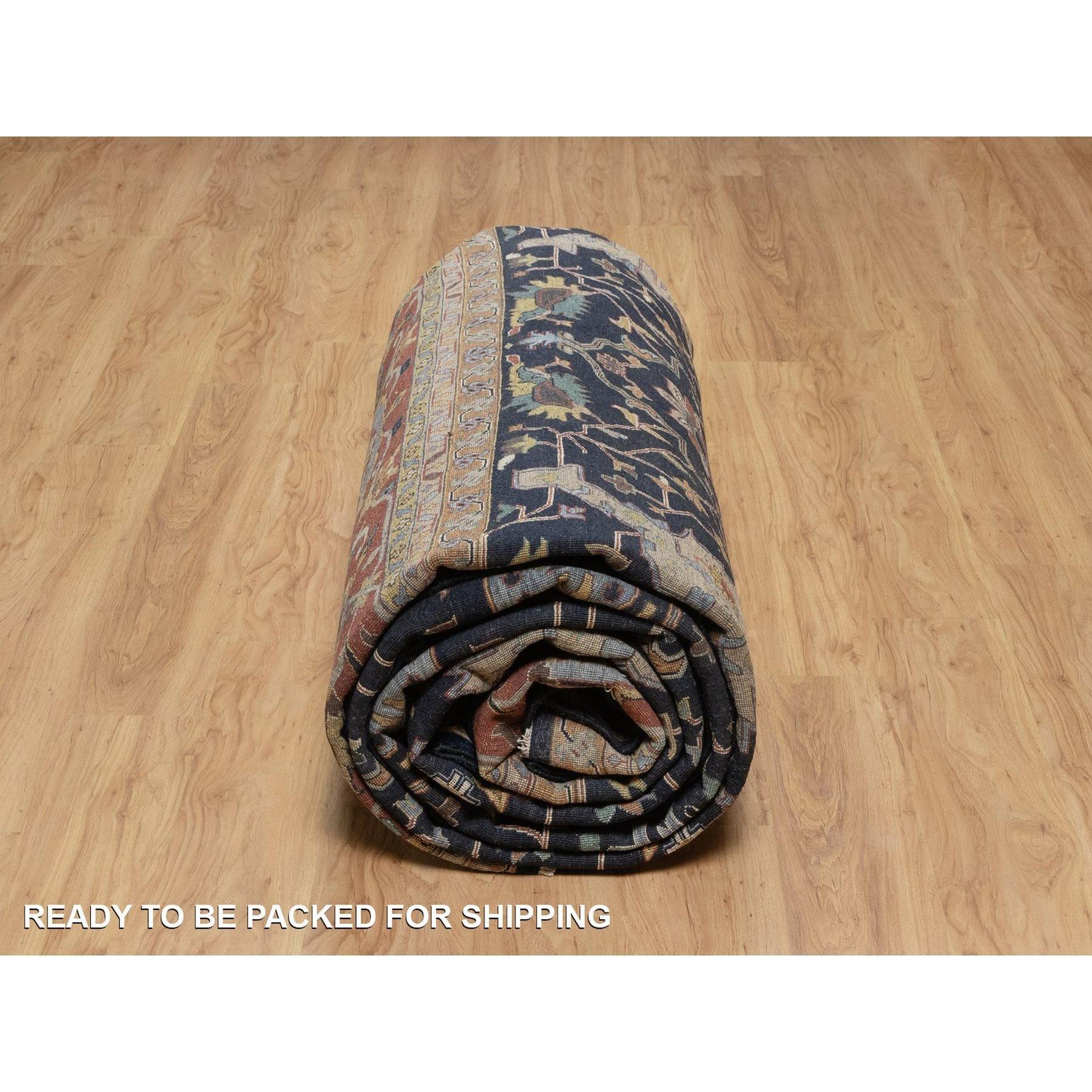 Tappeto blu notte 12'x18' annodato a mano in lana anticata Fine Heriz Re-Creation XL in vendita 1