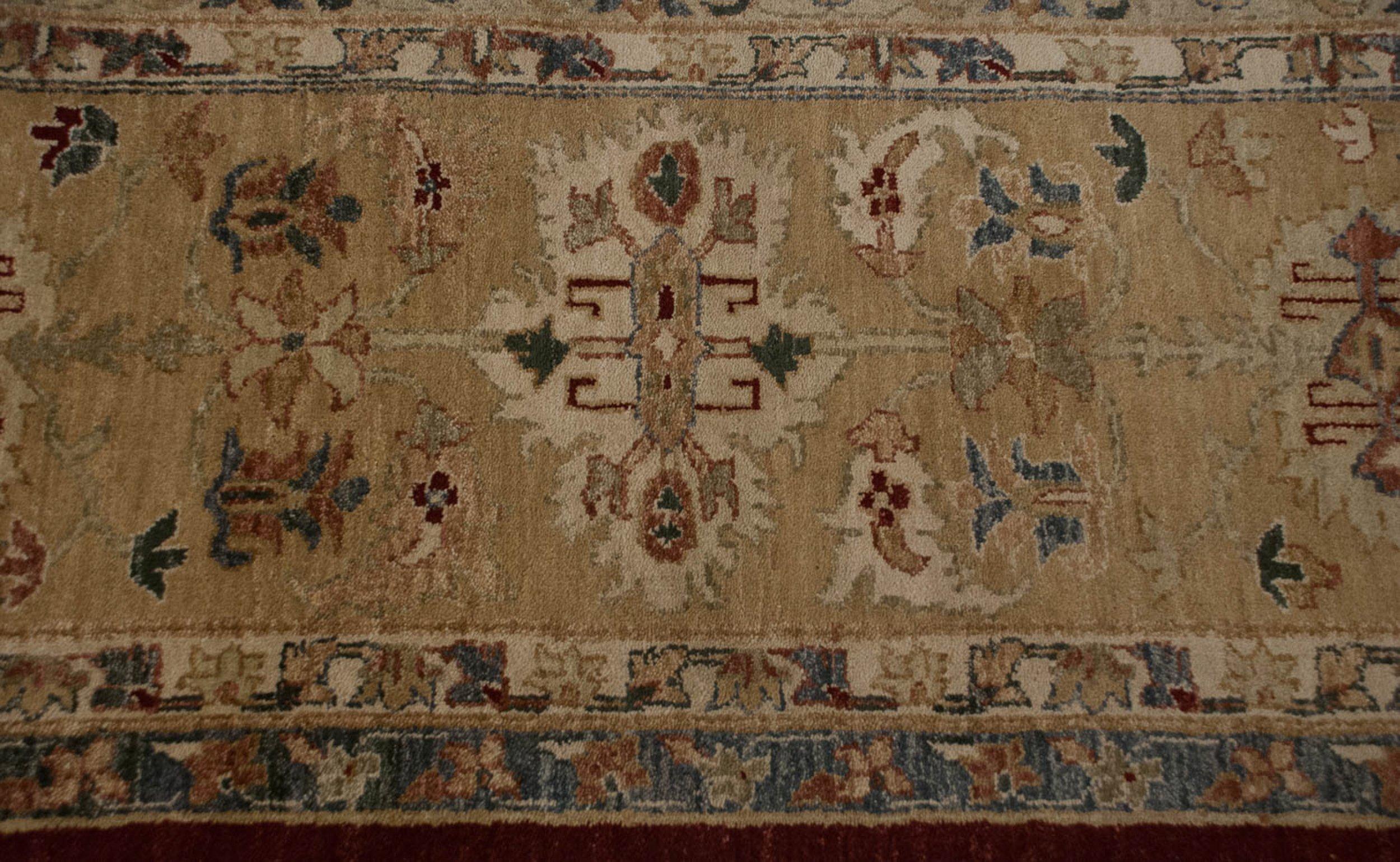 New Agra Carpet In New Condition For Sale In Katonah, NY