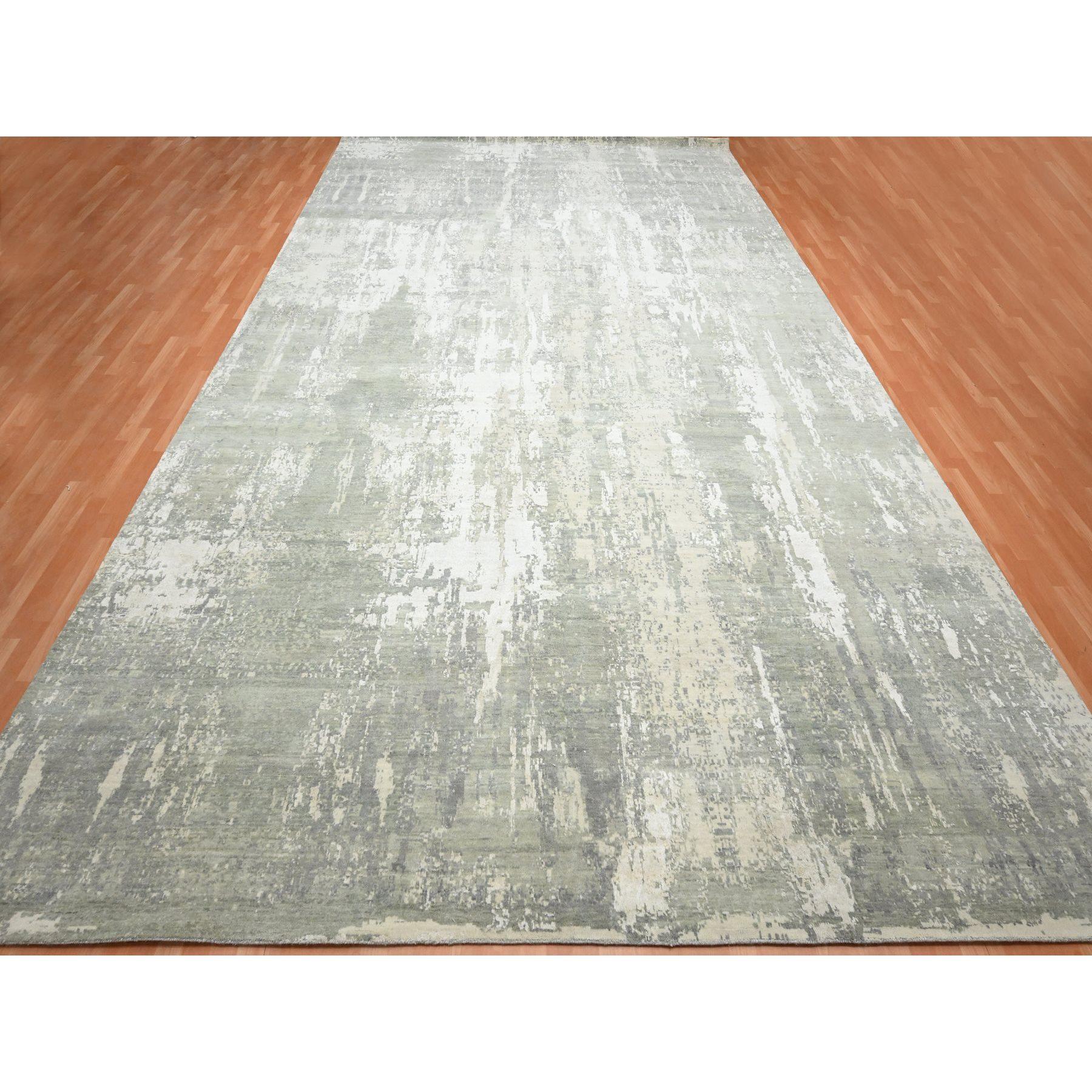 Grigio pastello, design astratto moderno con colori tenui, lana e pura seta, annodato a mano, XL, oversize, Tappeto orientale
Materiali primari: Lana e seta
Lattice: No Pile 
altezza: 0,25 pollici
Stile: Contemporaneo
Colore primario: Grigio
Colori