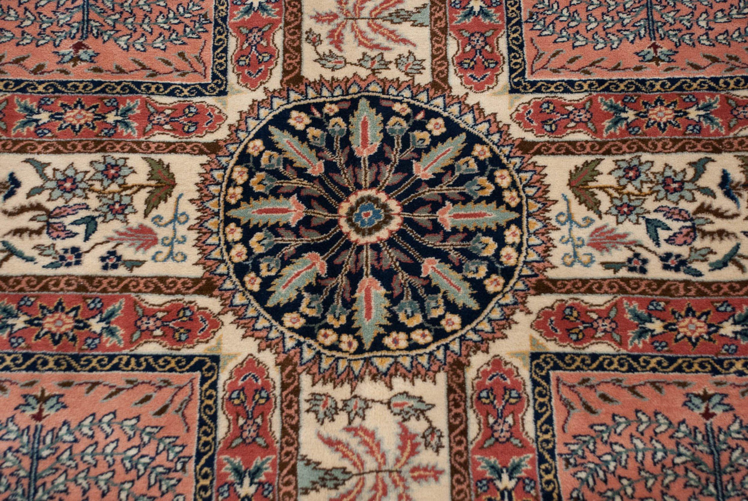 Bulgarischer Kerman-Design-Teppich im Vintage-Stil (Handgeknüpft) im Angebot