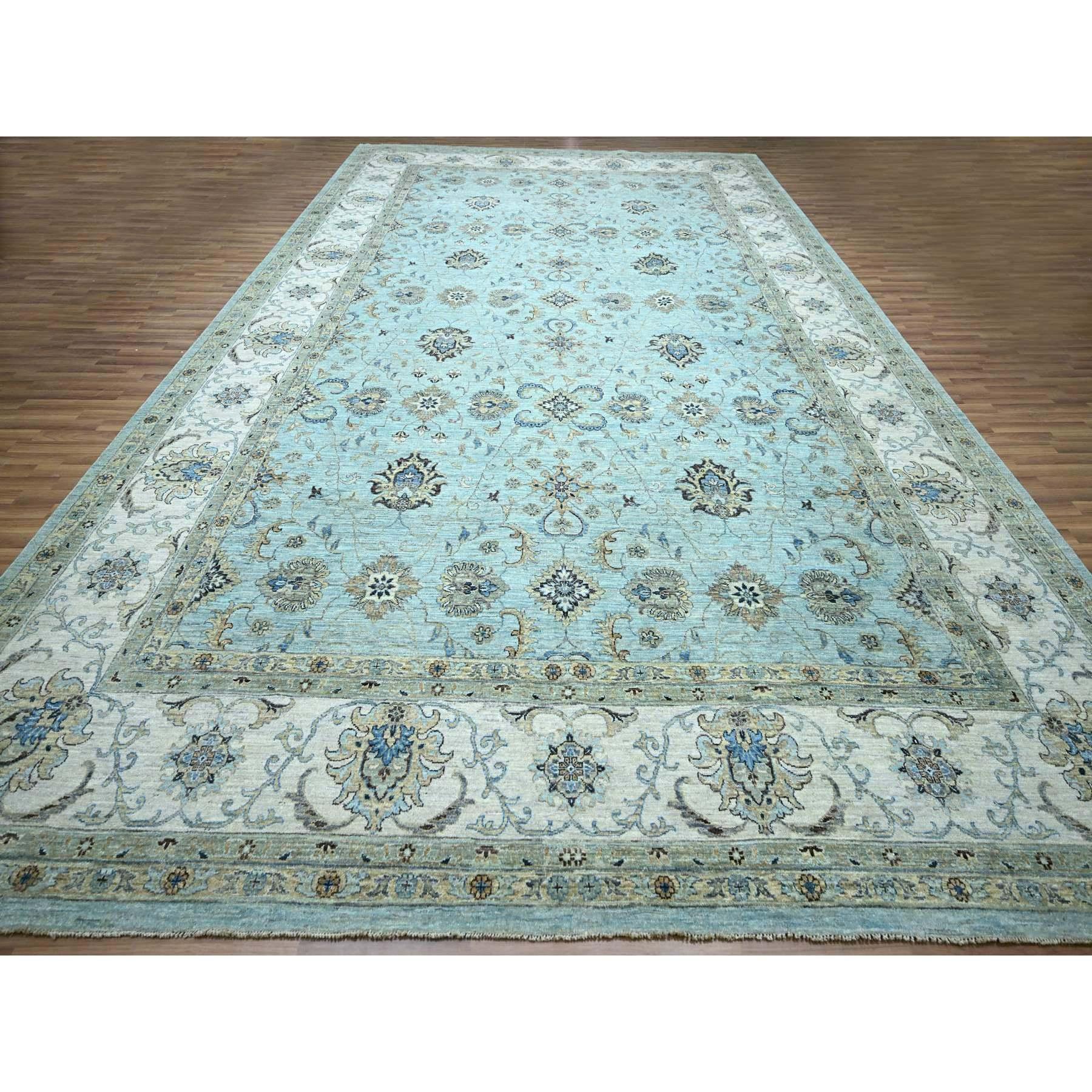 Blu cristallo, Agra, Disegno di viti floreali di Shah Abbas, Tinture naturali, Annodato a mano, Lana di lusso, Trama più fitta, Di grandi dimensioni, Tappeto orientale
Materiali primari: Lana
Lattice: No Pile 
altezza: 0,25 pollici
Stile: Di