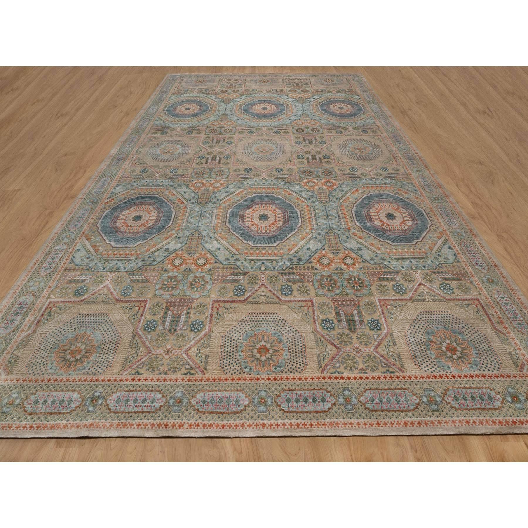 Lark Brown, Mamluken-Design mit geometrischen Medaillons, handgeknüpft, strukturierte Wolle und Seide, XL, Übergröße, Orientteppich
Primäre MATERIALIEN: Wolle & Seide
Latex: Kein Flor 
Höhe: 0,25 Zoll
Stil: Traditionell
Grundfarbe: Braun
Sekundäre