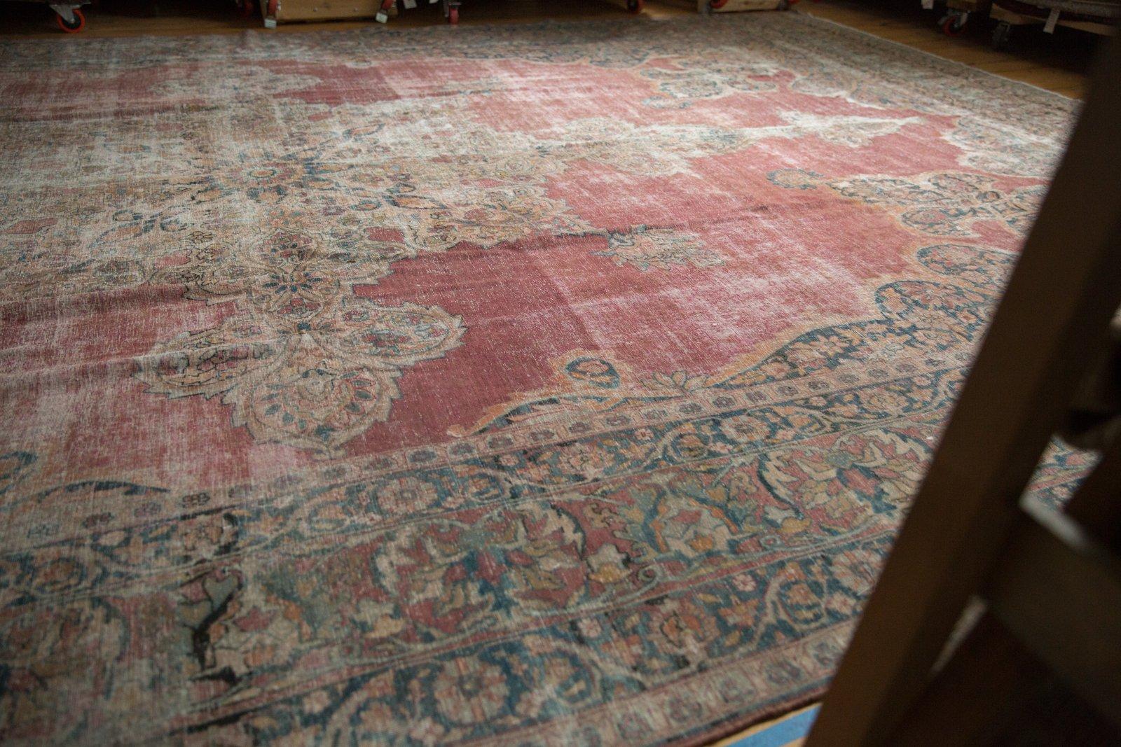 Antiker Kermanshah-Teppich im Used-Look im Angebot 1