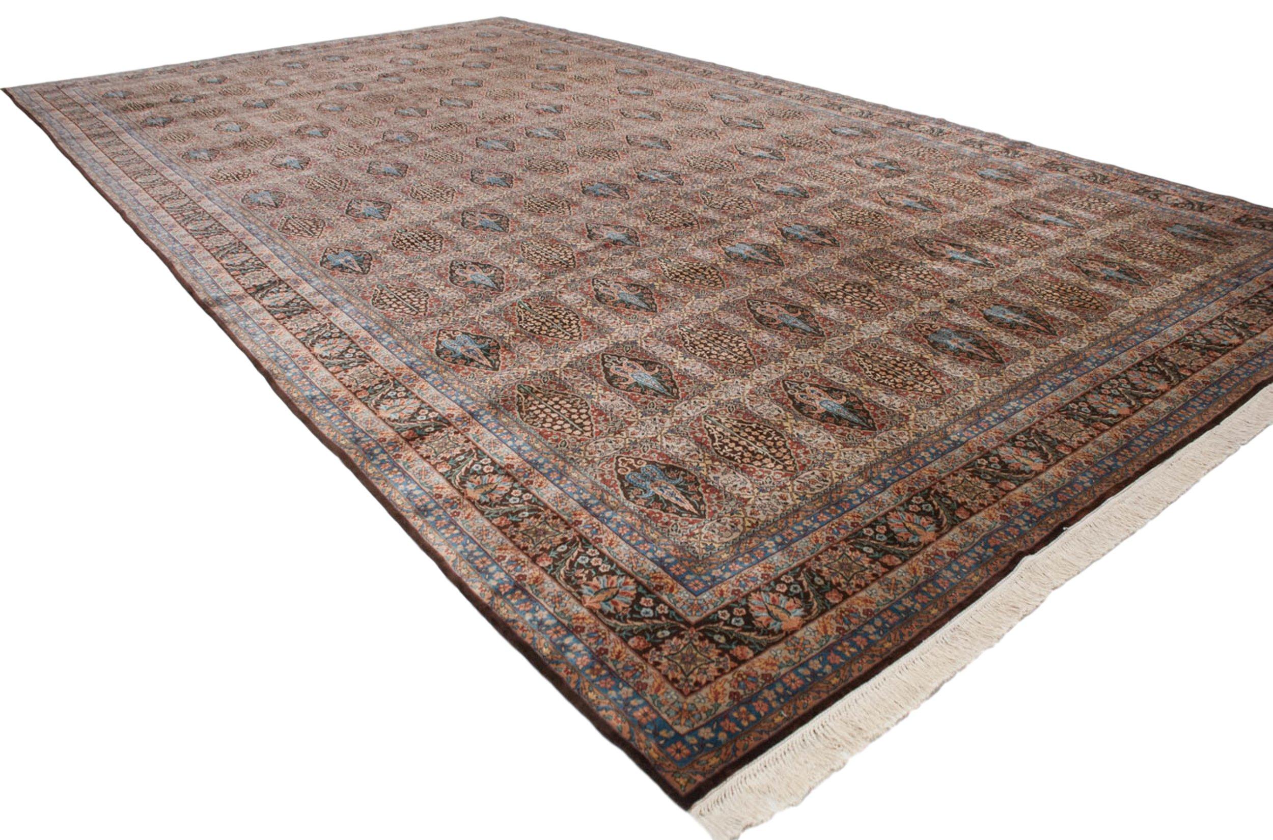 Vintage Bulgarian Tabriz Design Carpet In Excellent Condition For Sale In Katonah, NY
