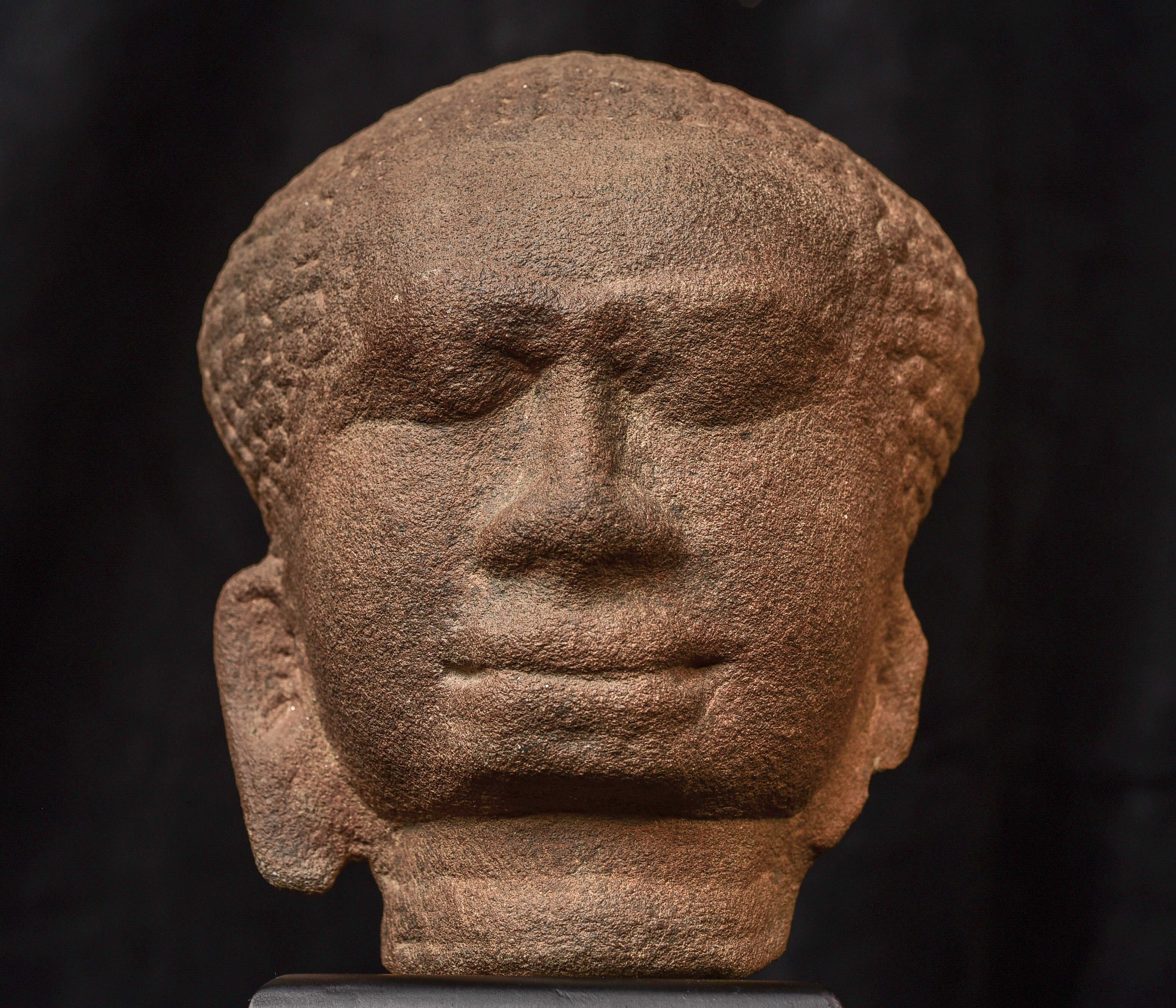 13/14thc Thai Stone Buddha Head For Sale 5