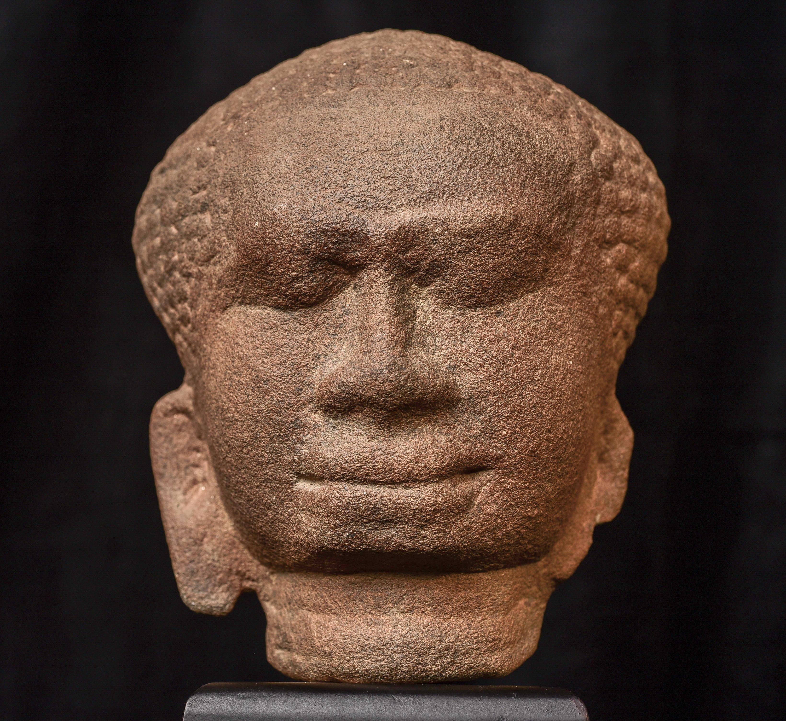 13/14thc Thai Stone Buddha Head For Sale 7