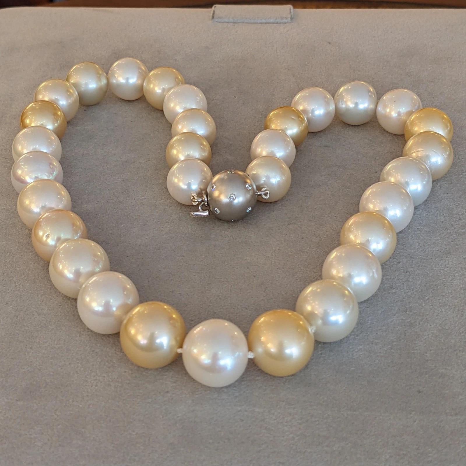 Collar de Perlas del Mar del Sur de 13-15mm con Diamante y Cierre de Oro Blanco de 18k en Excelente estado para la venta en La Jolla, CA