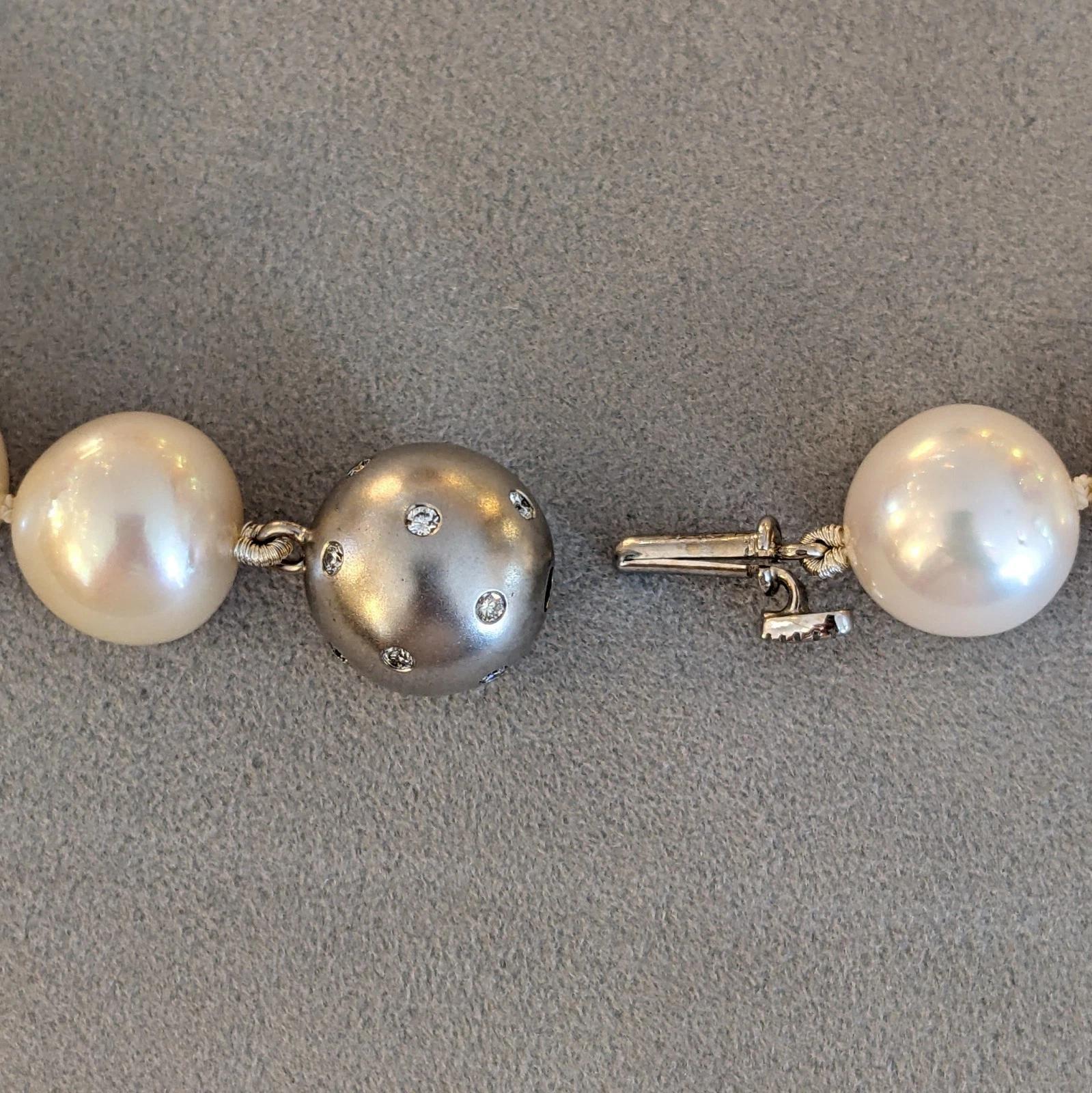 Collar de Perlas del Mar del Sur de 13-15mm con Diamante y Cierre de Oro Blanco de 18k en venta 2