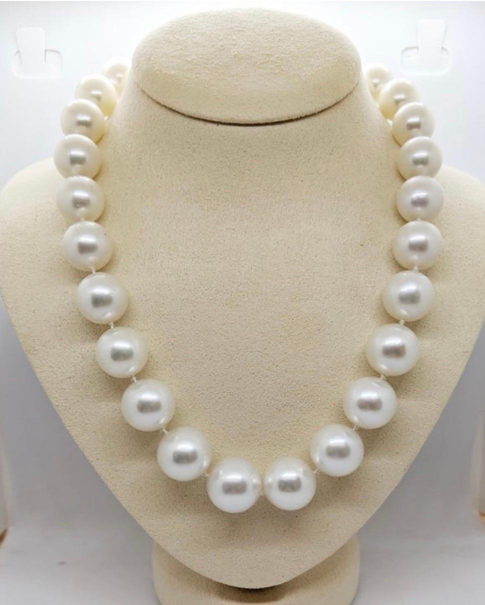 13-16 mm White South Sea Round Pearl Necklace - AAA Quality, 27 P, Diamond Ball For Sale 4