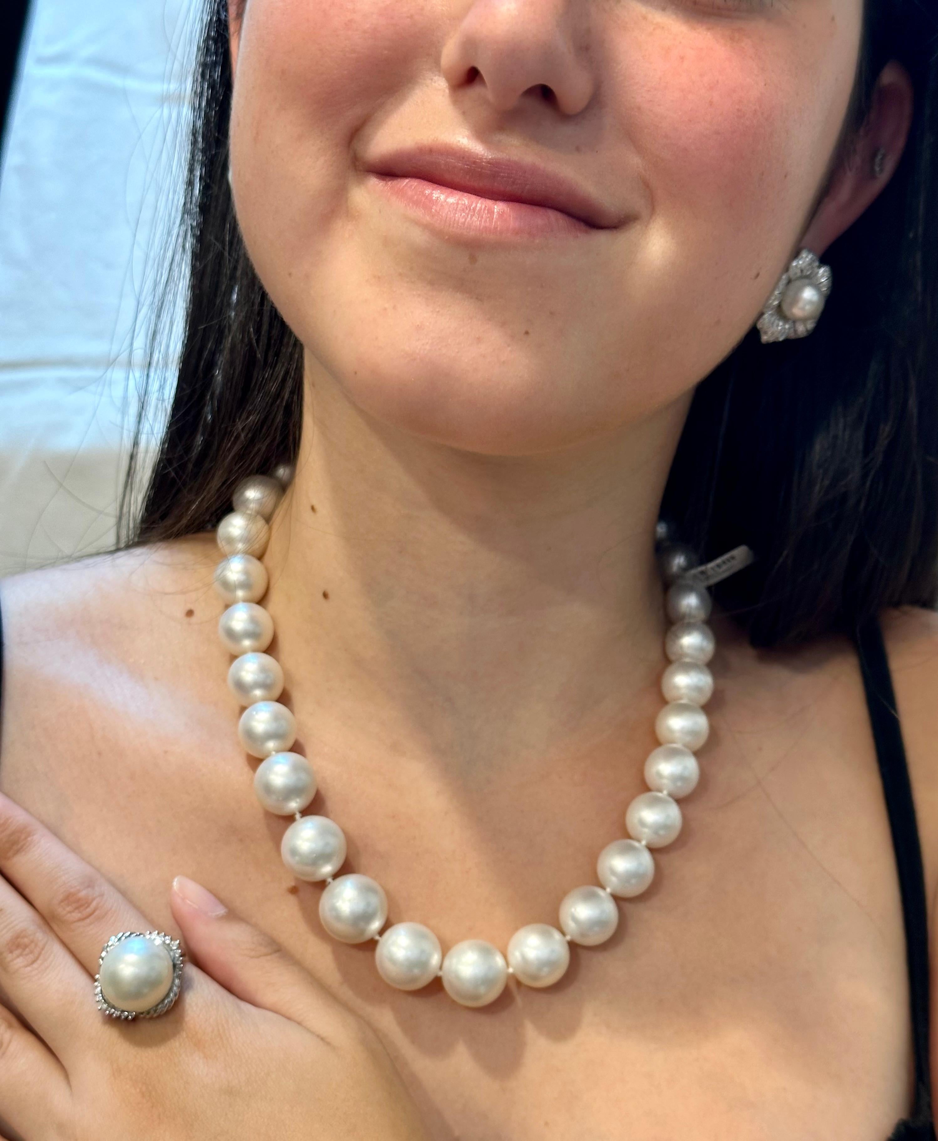 13-16.5mm White South Sea Round Pearl Necklace - AAA Quality, 29 Pieces +Diamond For Sale 5