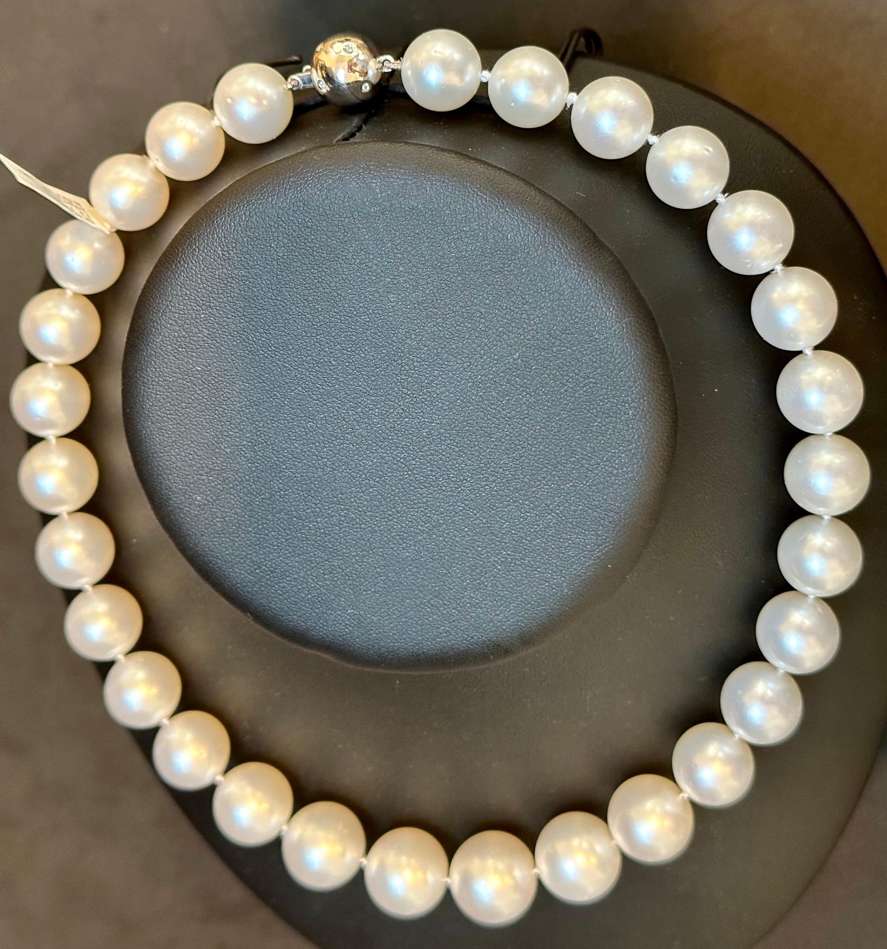 13-16.5mm White South Sea Round Pearl Necklace - AAA Quality, 29 Pieces +Diamond For Sale 1