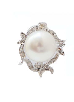 13. 5 Mm Pearls, Diamonds, 14 Karat White Gold Earrings.