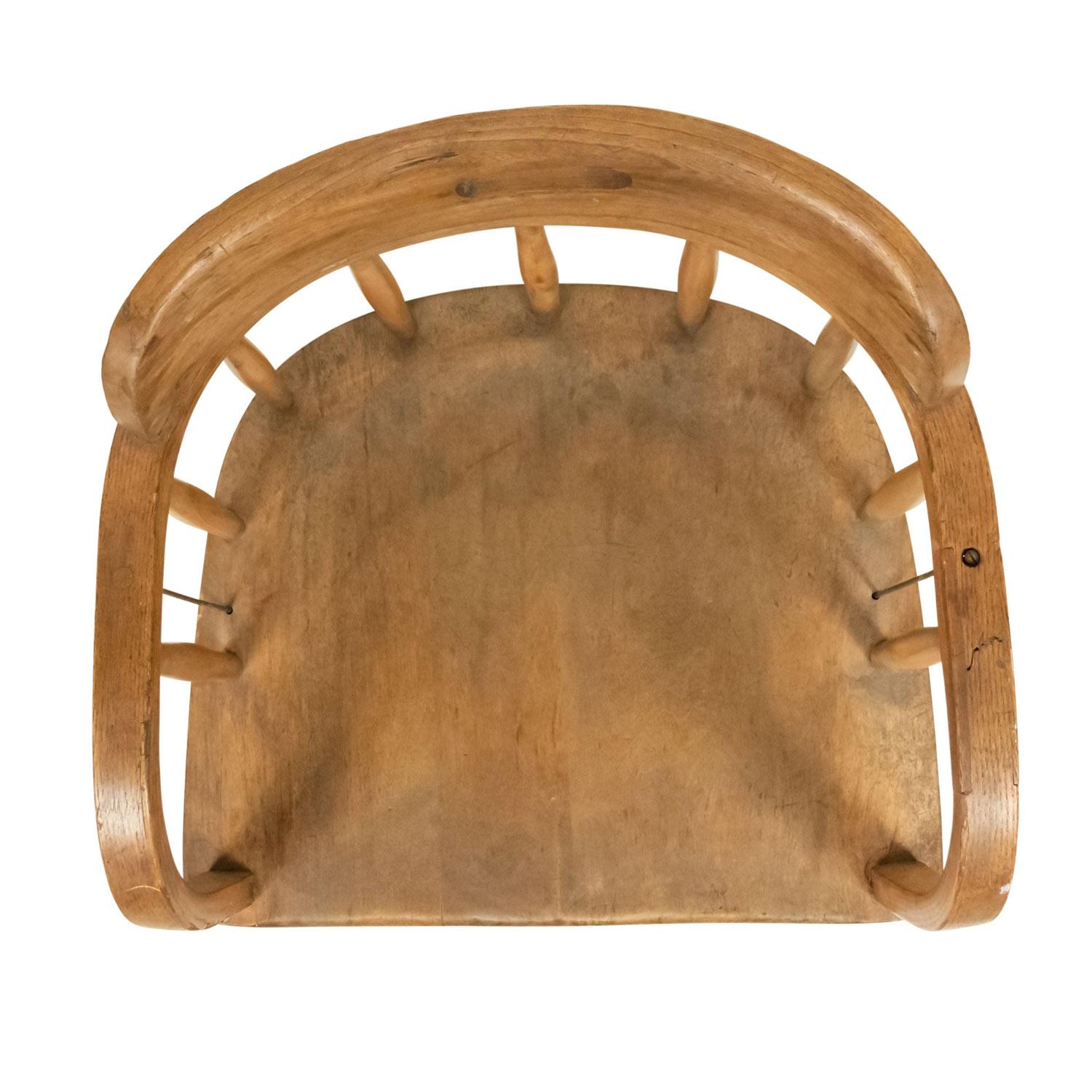 Chêne 13 Fauteuils en chêne de style capitaine américain en vente