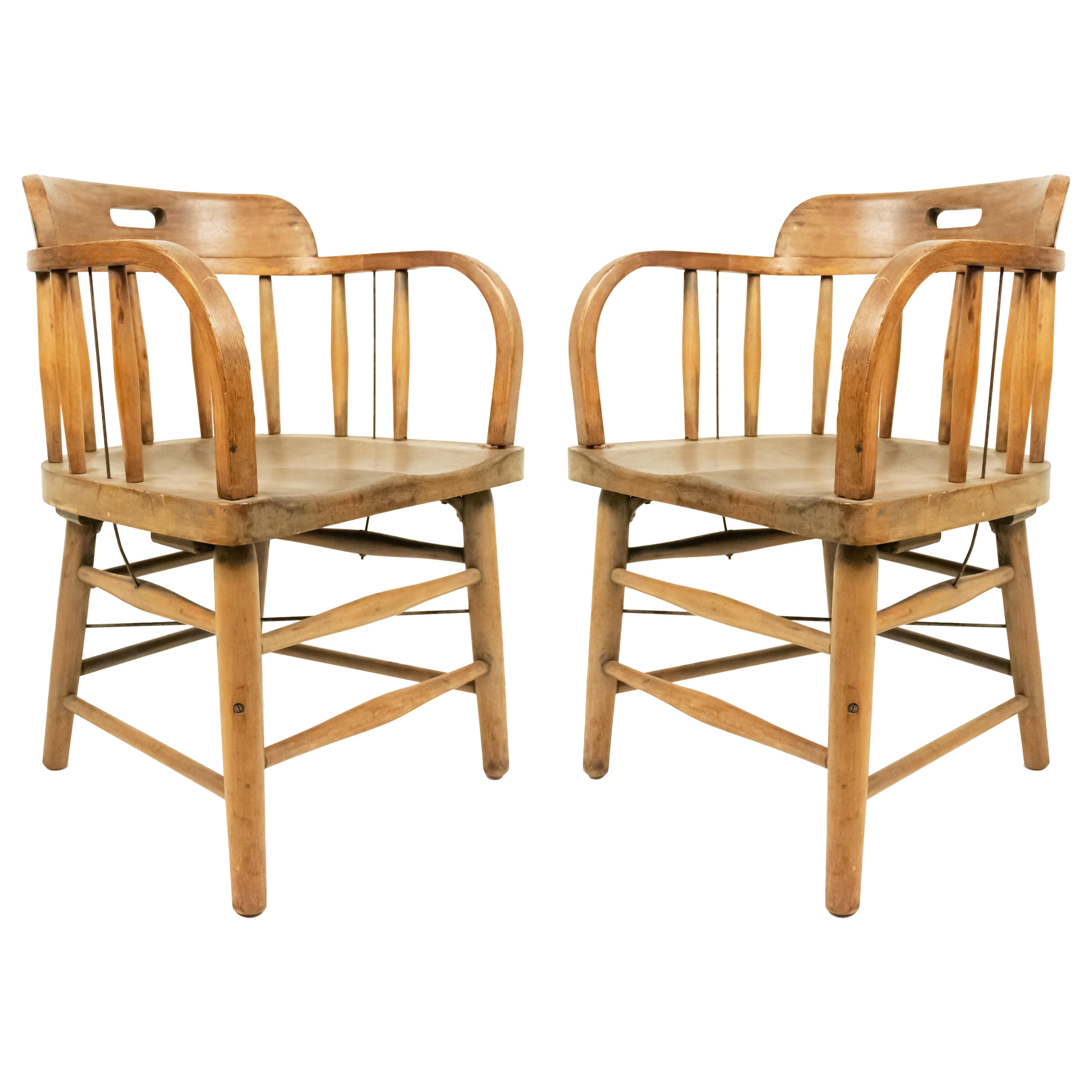 13 fauteuils américains en chêne de style capitaine