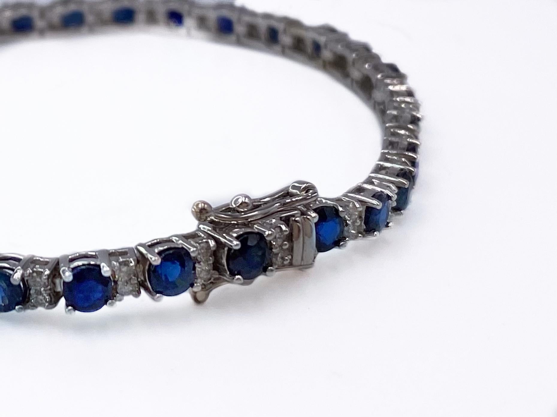 Contemporary 13 Carat Blue Sapphire 1 Carat Diamond 18 Karat White Gold Tennis Bracelet  For Sale