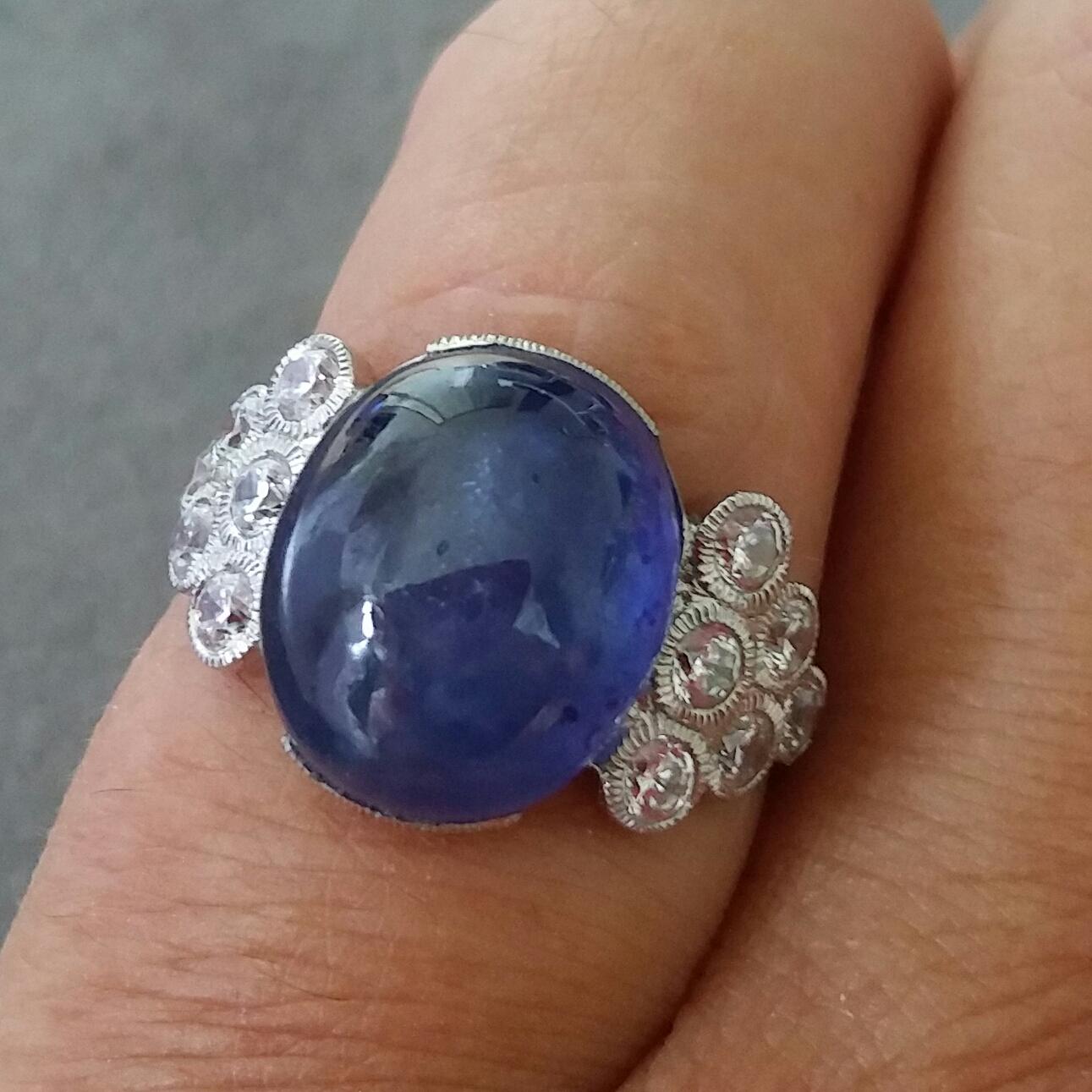 13 Carat Blue Sapphire Oval Cabochon Gold Full Cut Round Diamonds Cocktail Ring In Good Condition In Bangkok, TH