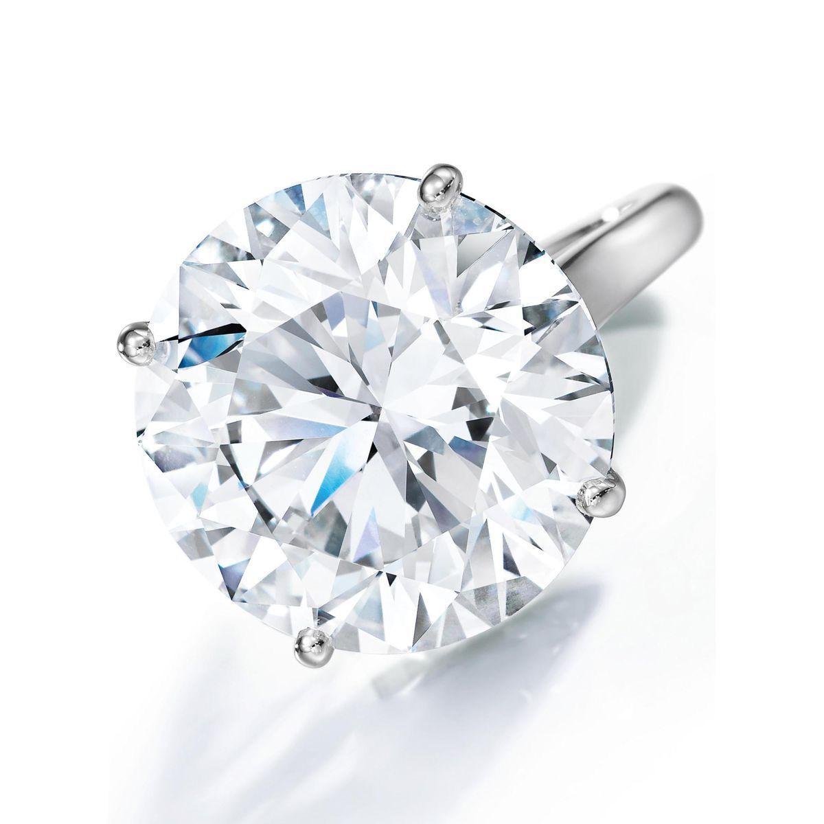 Anillo de diamantes sin defectos D de 13 quilates  Certificado GIA  Inversión ultra-rara Corte redondo en venta
