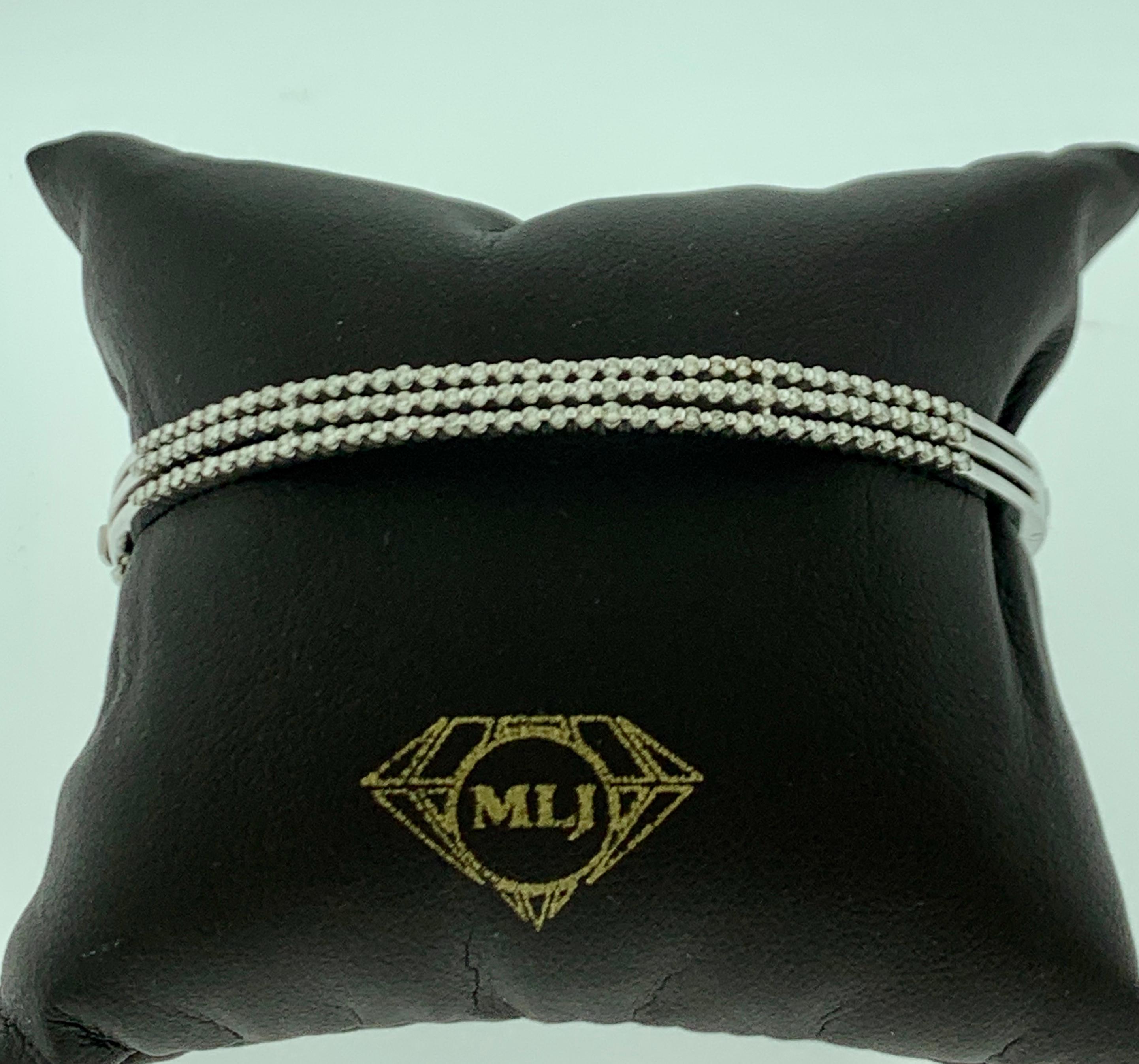 Bracelet jonc / bracelet à trois rangées de diamants 1,3 carat en or blanc 18 carats, 15 grammes Pour femmes en vente