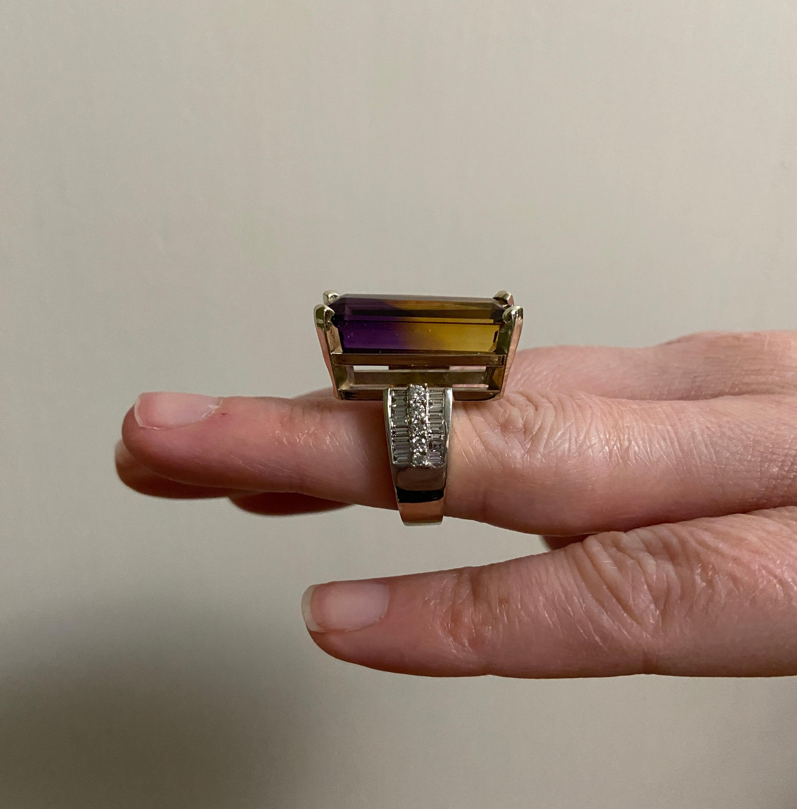 13 Carat Emerald Cut Ametrine and 14K White Gold Cocktail Ring in vendita 5