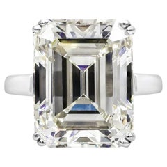 13 Carat Emerald Diamond Ring 18K Gold Unparalleled Brilliance
