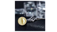 13 Carat Freshwater Pearl 18 Karat White Gold Diamond Necklace