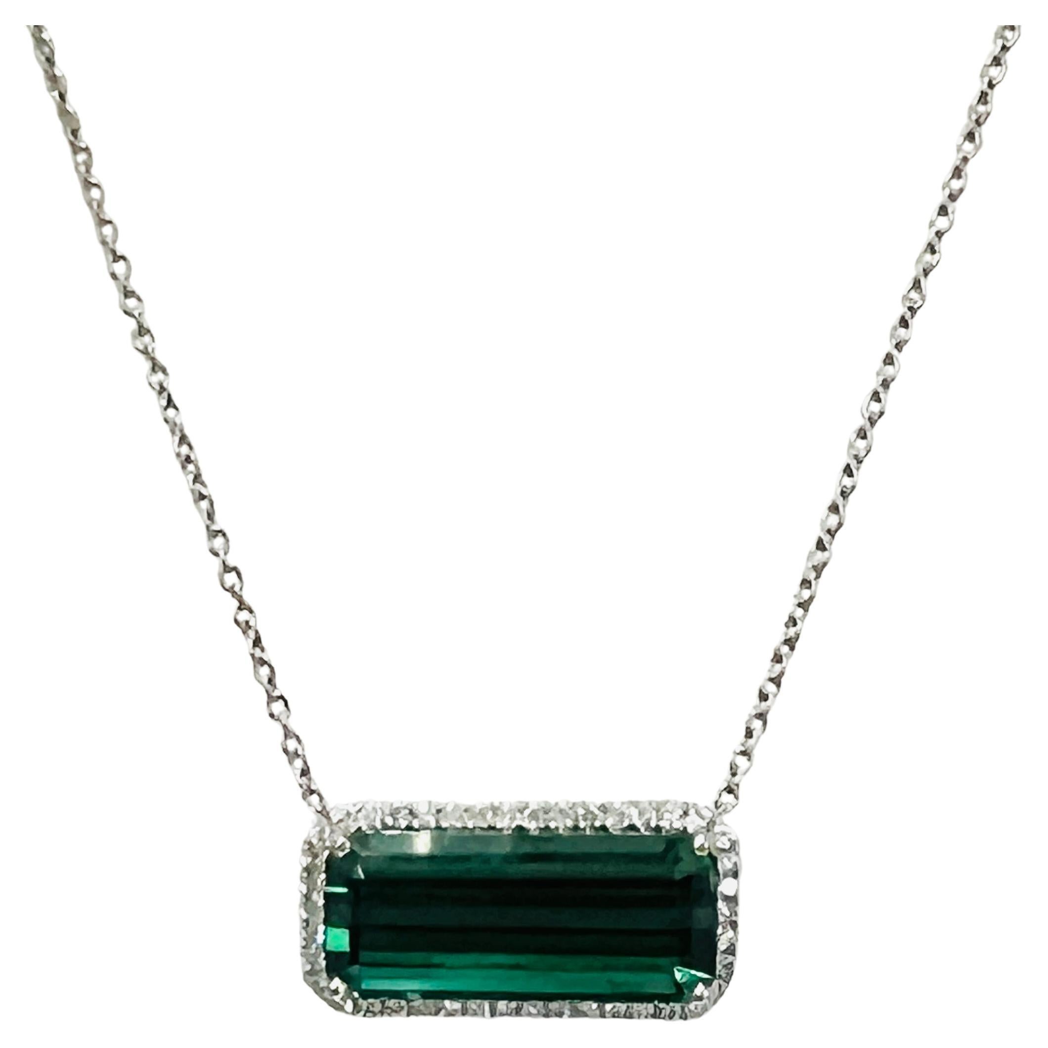 Collar Colgante de Turmalina Indicolita y Diamante Blanco de 13 Quilates en Platino en venta