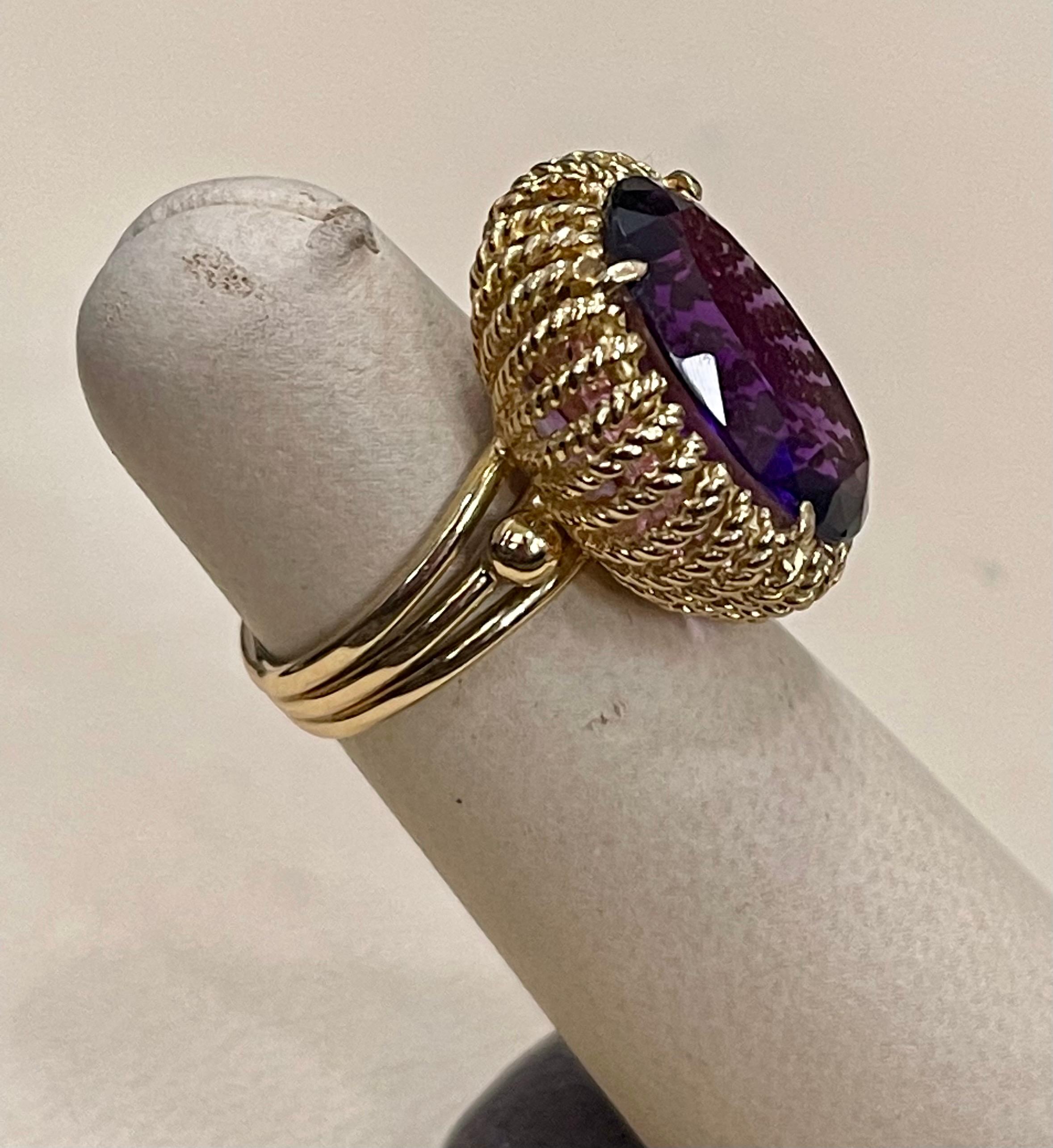 13 Carat Natural Oval Amethyst Cocktail Ring in 18 Karat Yellow Gold, Estate For Sale 5