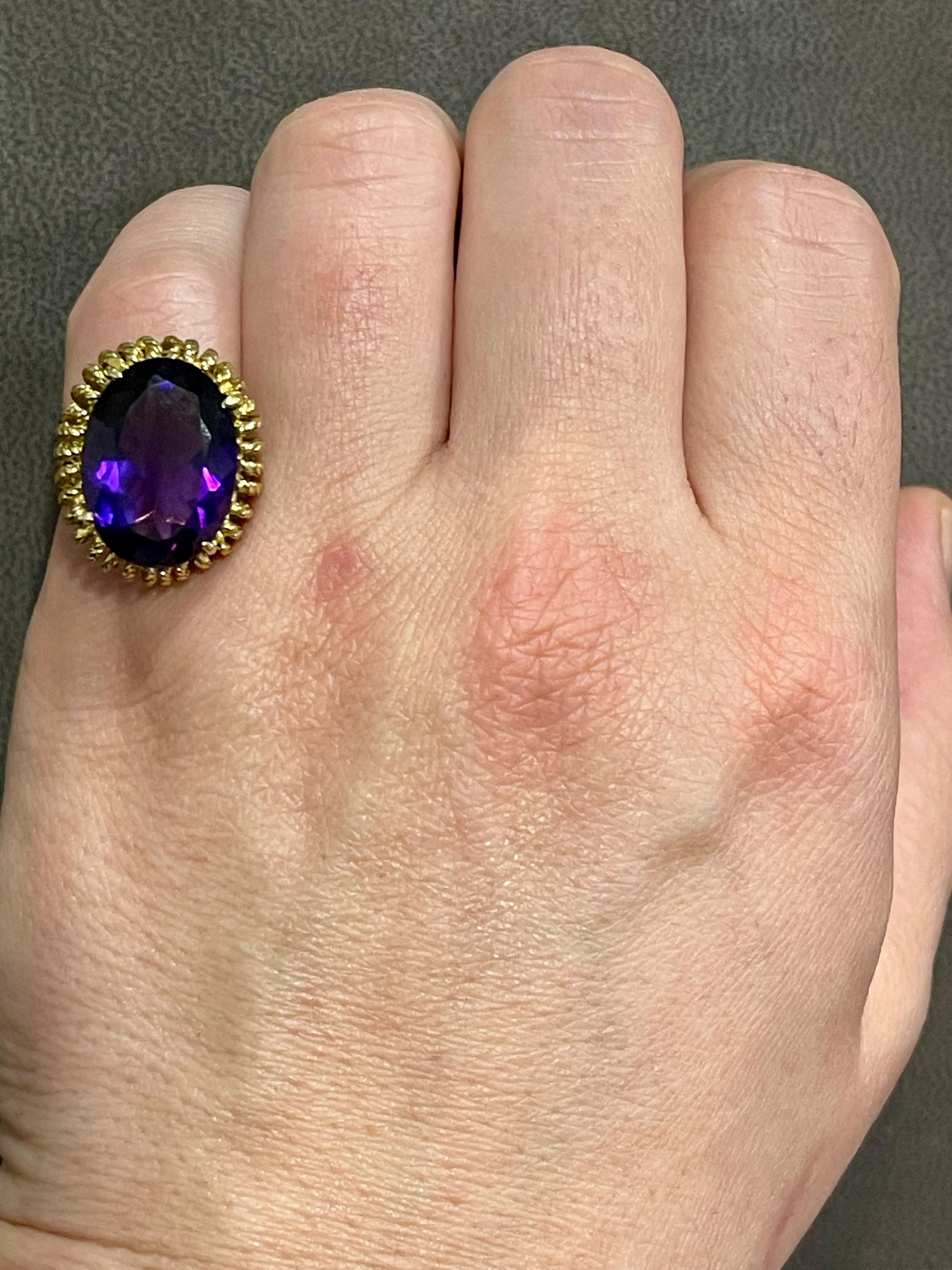 13 Carat Natural Oval Amethyst Cocktail Ring in 18 Karat Yellow Gold, Estate For Sale 11