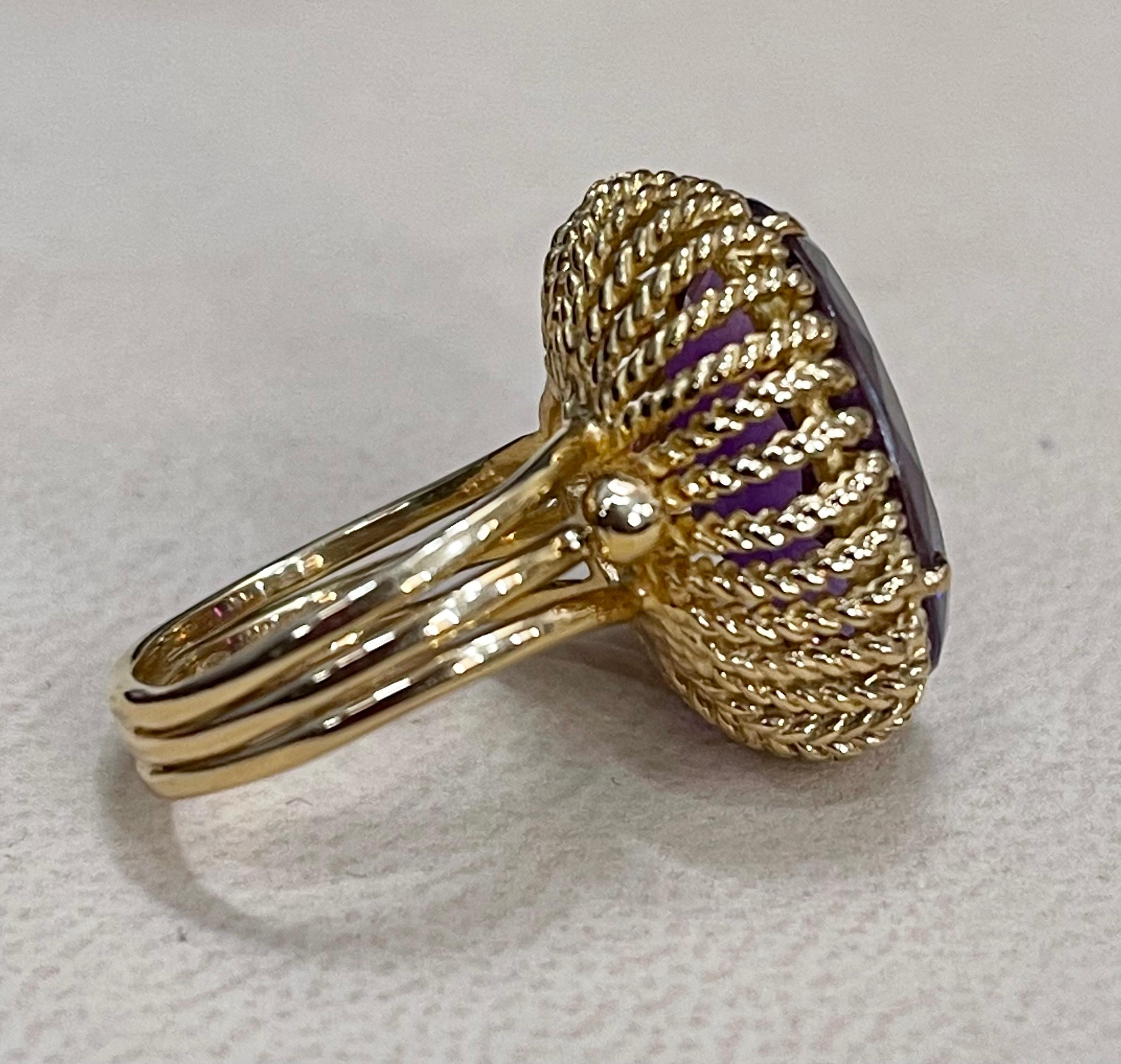13 Carat Natural Oval Amethyst Cocktail Ring in 18 Karat Yellow Gold, Estate For Sale 1