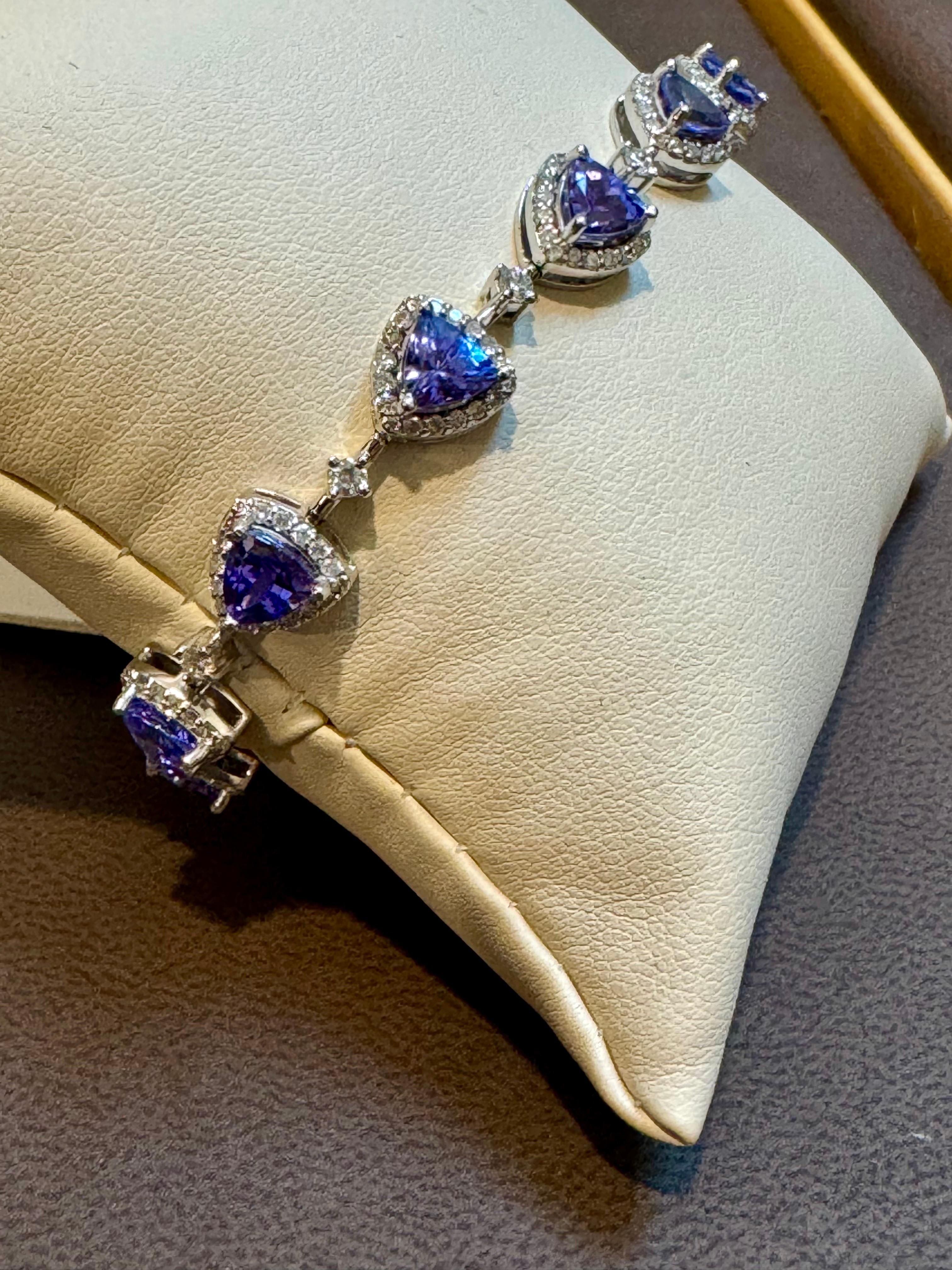 Women's 13 Carat Natural Tanzanite & 2.5 Ct Diamond Tennis Bracelet 14 Karat White Gold For Sale