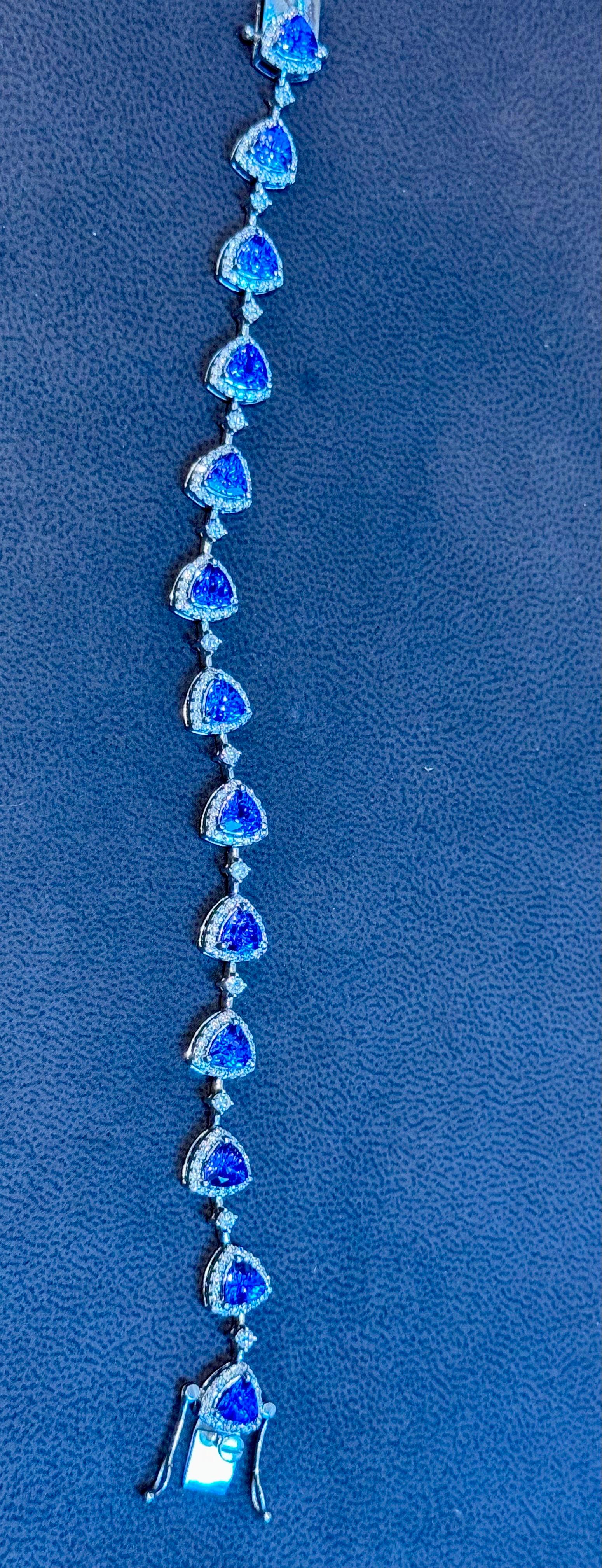 13 Carat Natural Tanzanite & 2.5 Ct Diamond Tennis Bracelet 14 Karat White Gold For Sale 1