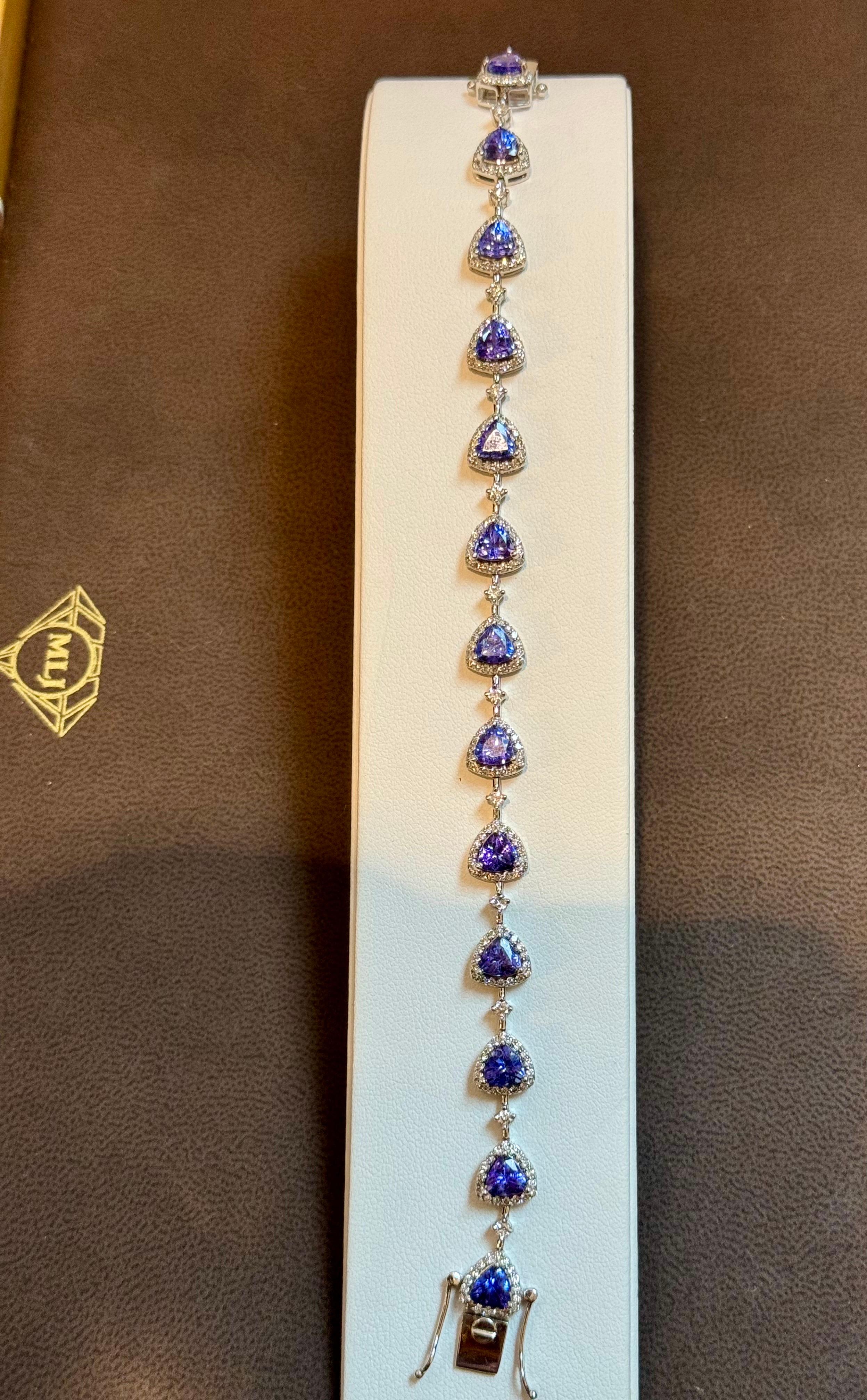 13 Carat Natural Tanzanite & 2.5 Ct Diamond Tennis Bracelet 14 Karat White Gold For Sale 3